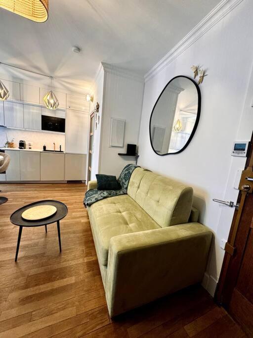 Montmartre Le Mythique Apartment *