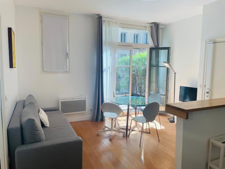 Apartment Beautiful With Terrace In 8 *
