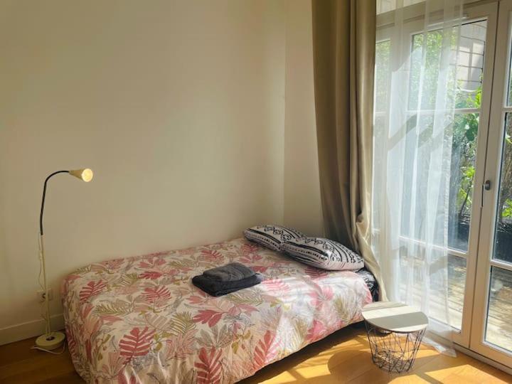 Beautiful With Terrace In 8 * Paris