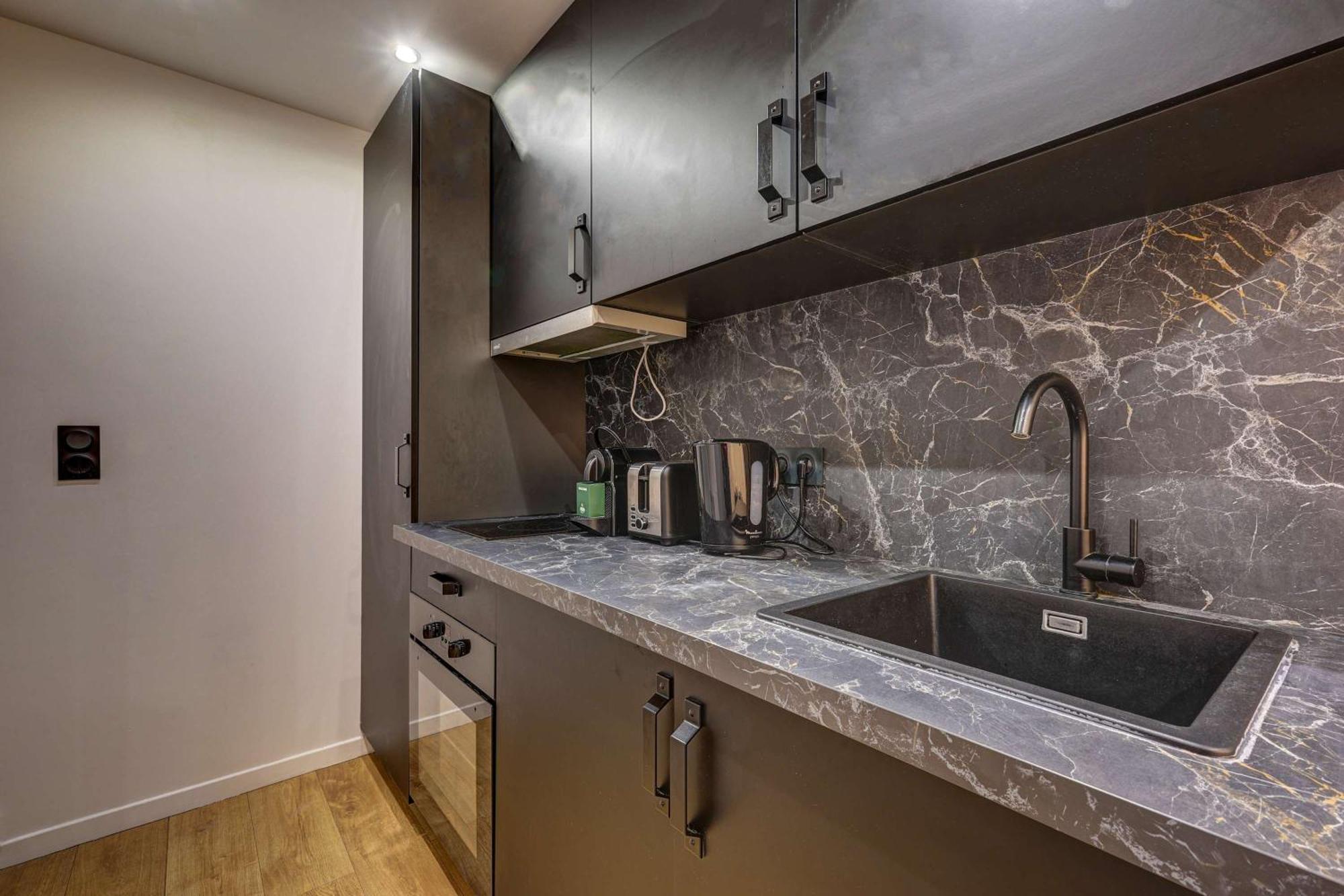 Apartment Modern And Renovated Next To Sacre-coeur *