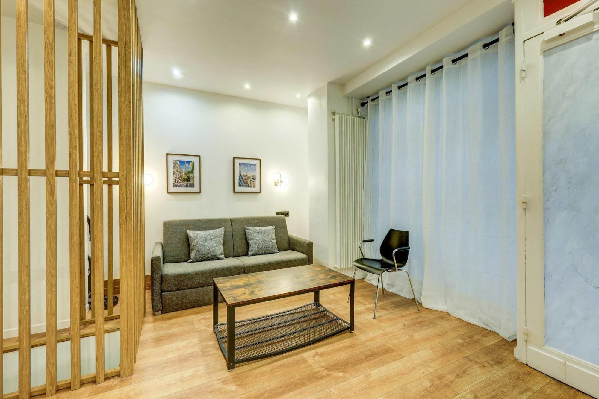 Modern And Renovated Next To Sacre-coeur Apartment Paris