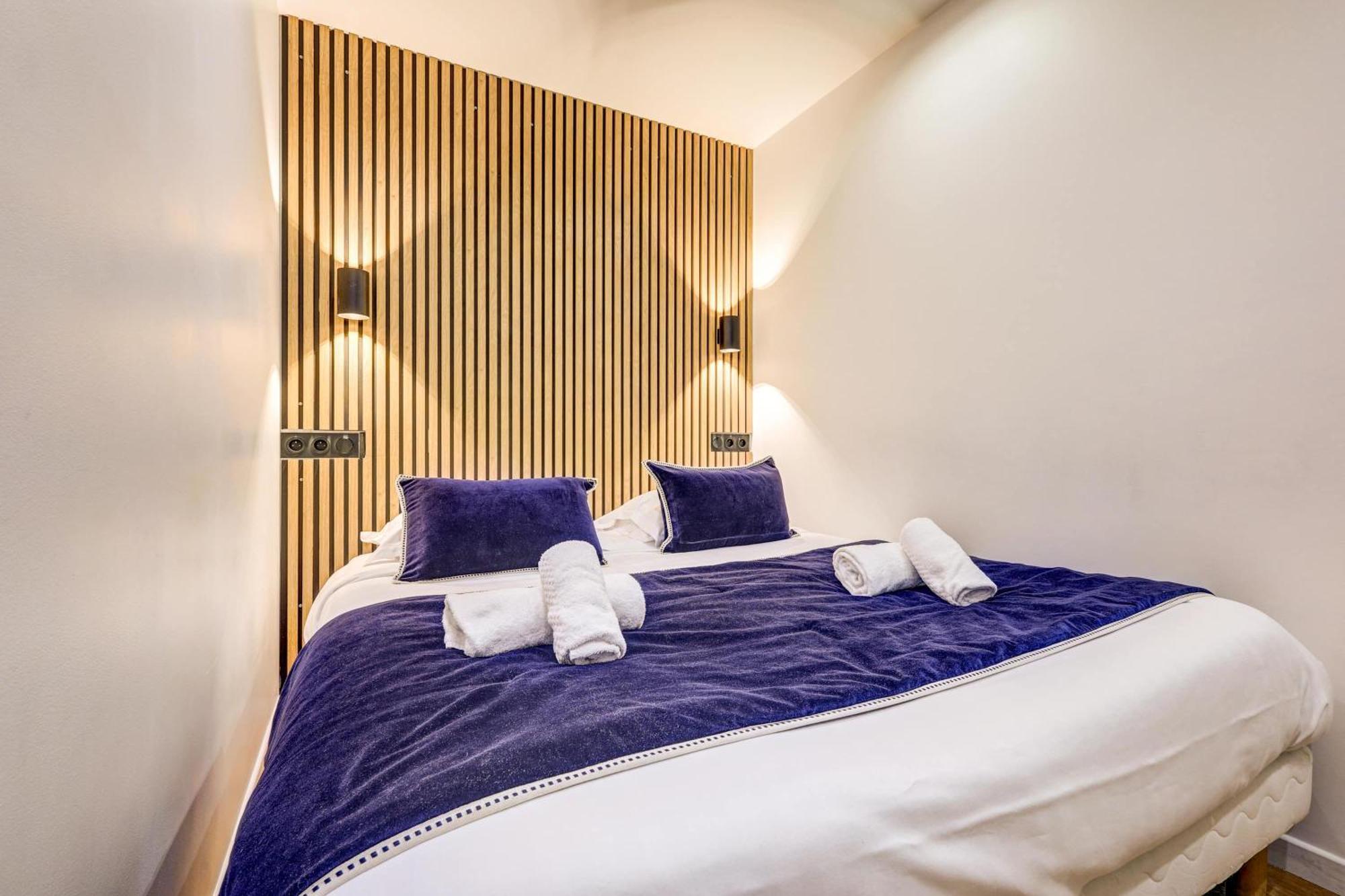 Modern And Renovated Next To Sacre-coeur Paris
