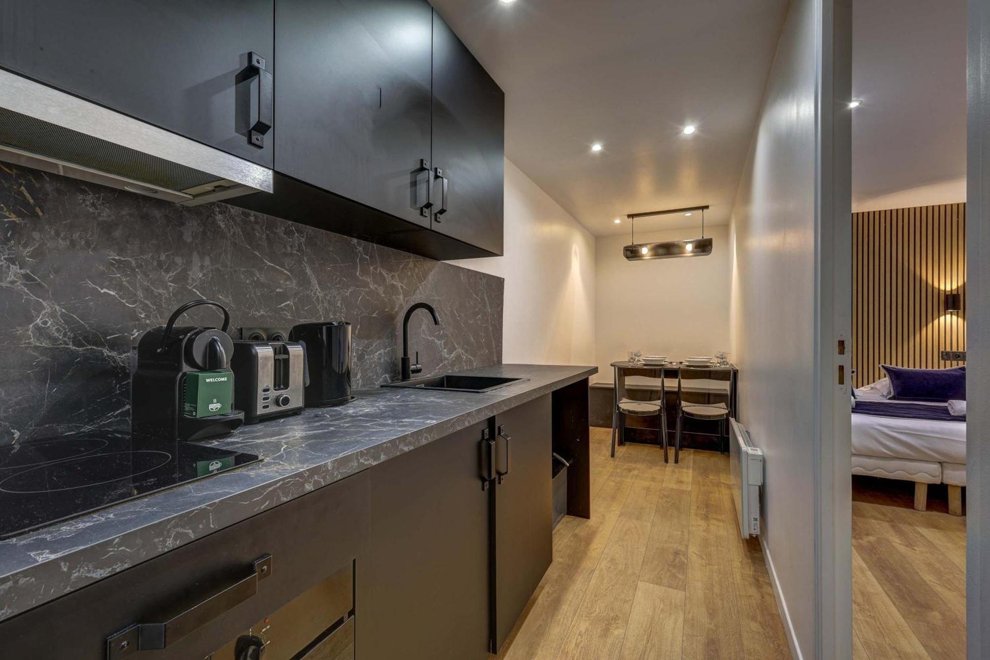 Apartment Modern And Renovated Next To Sacre-coeur *