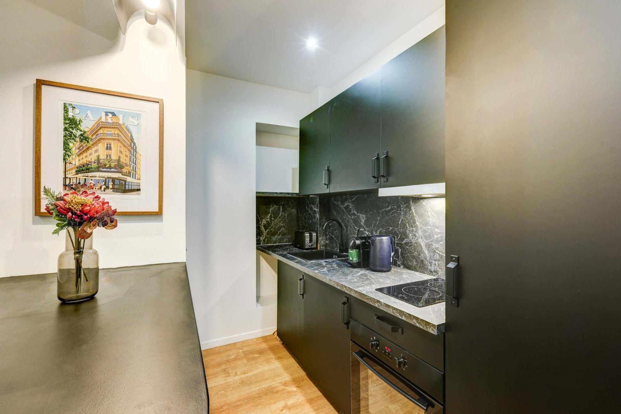 Cozy And Modern Next To Sacre-coeur Apartment Paris