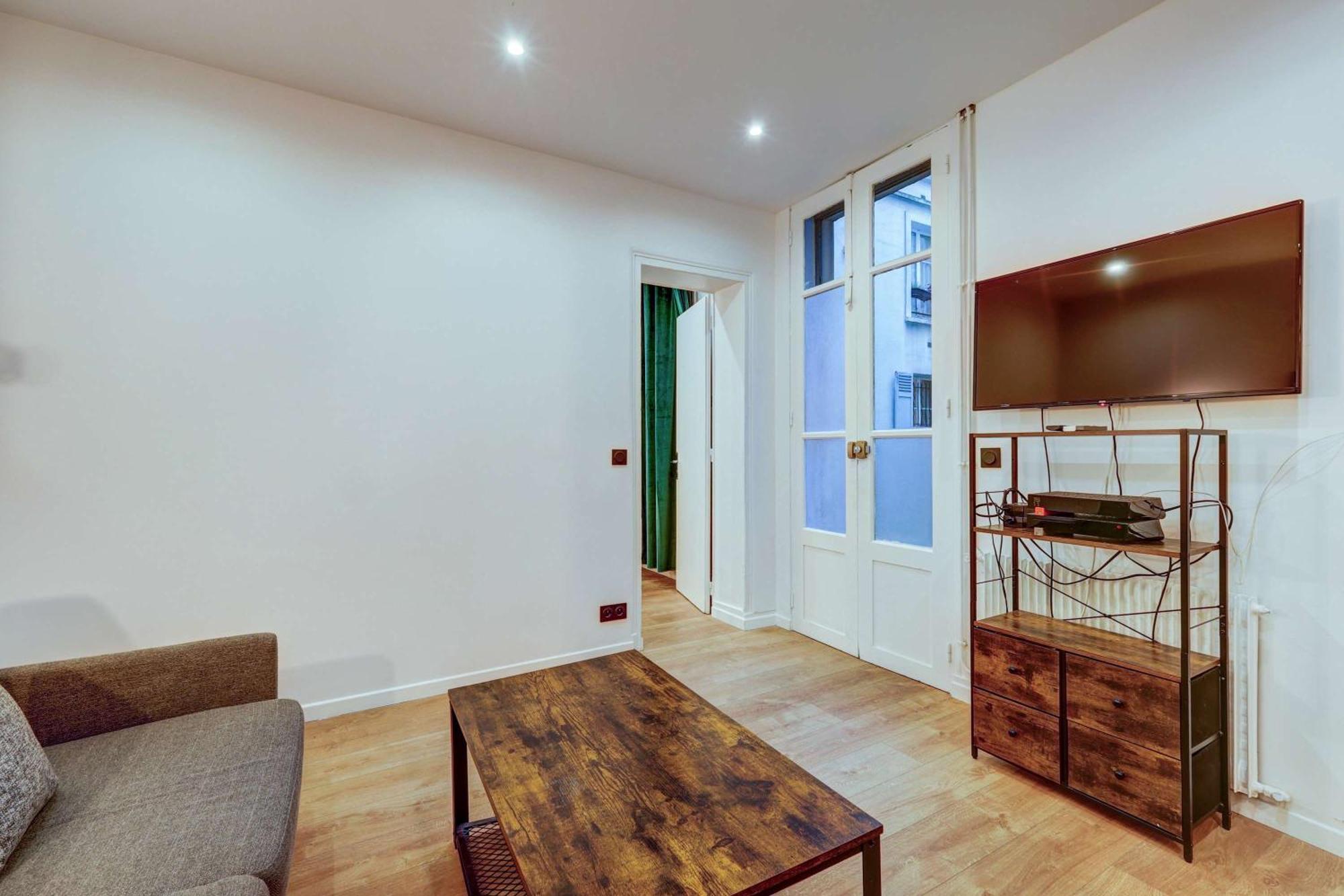 Cozy And Modern Next To Sacre-coeur Apartment