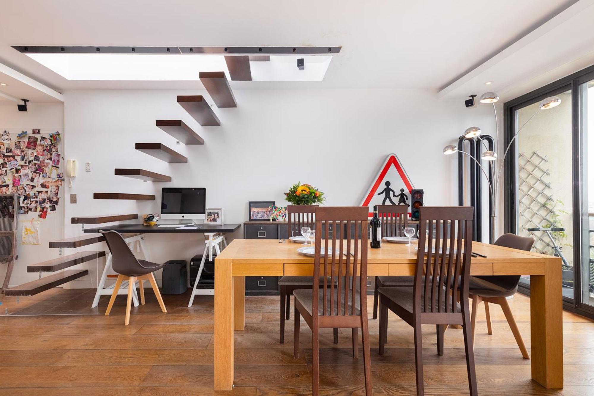 Floor With Eiffel Tower View And Roof Apartment *