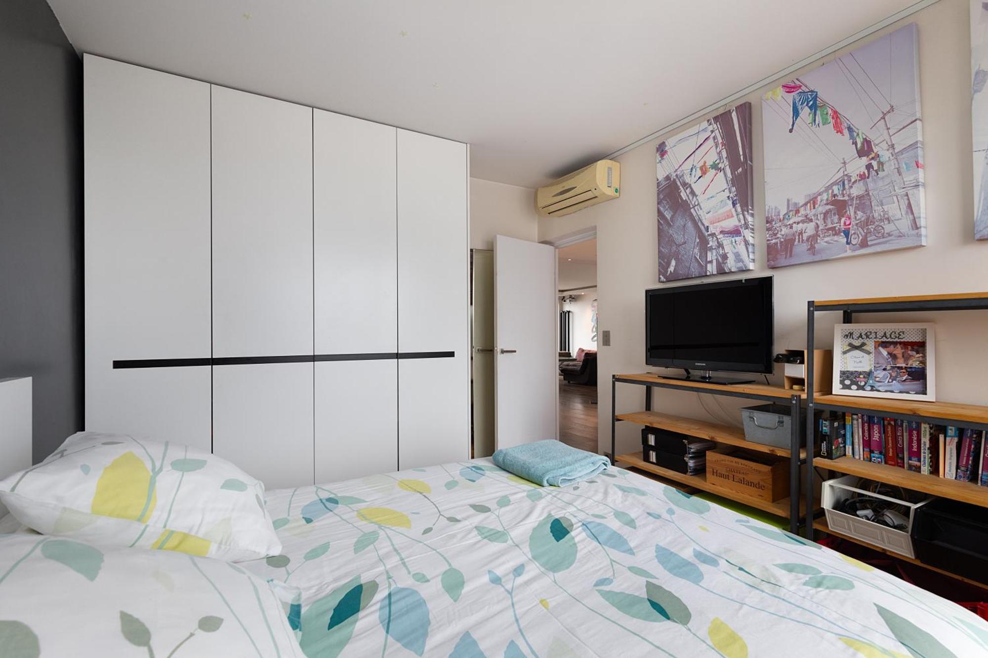 Apartment Floor With Eiffel Tower View And Roof Paris