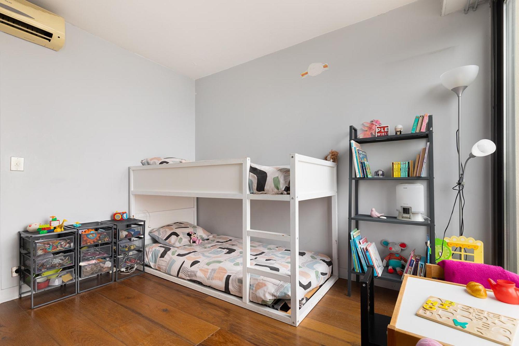 Floor With Eiffel Tower View And Roof Apartment *