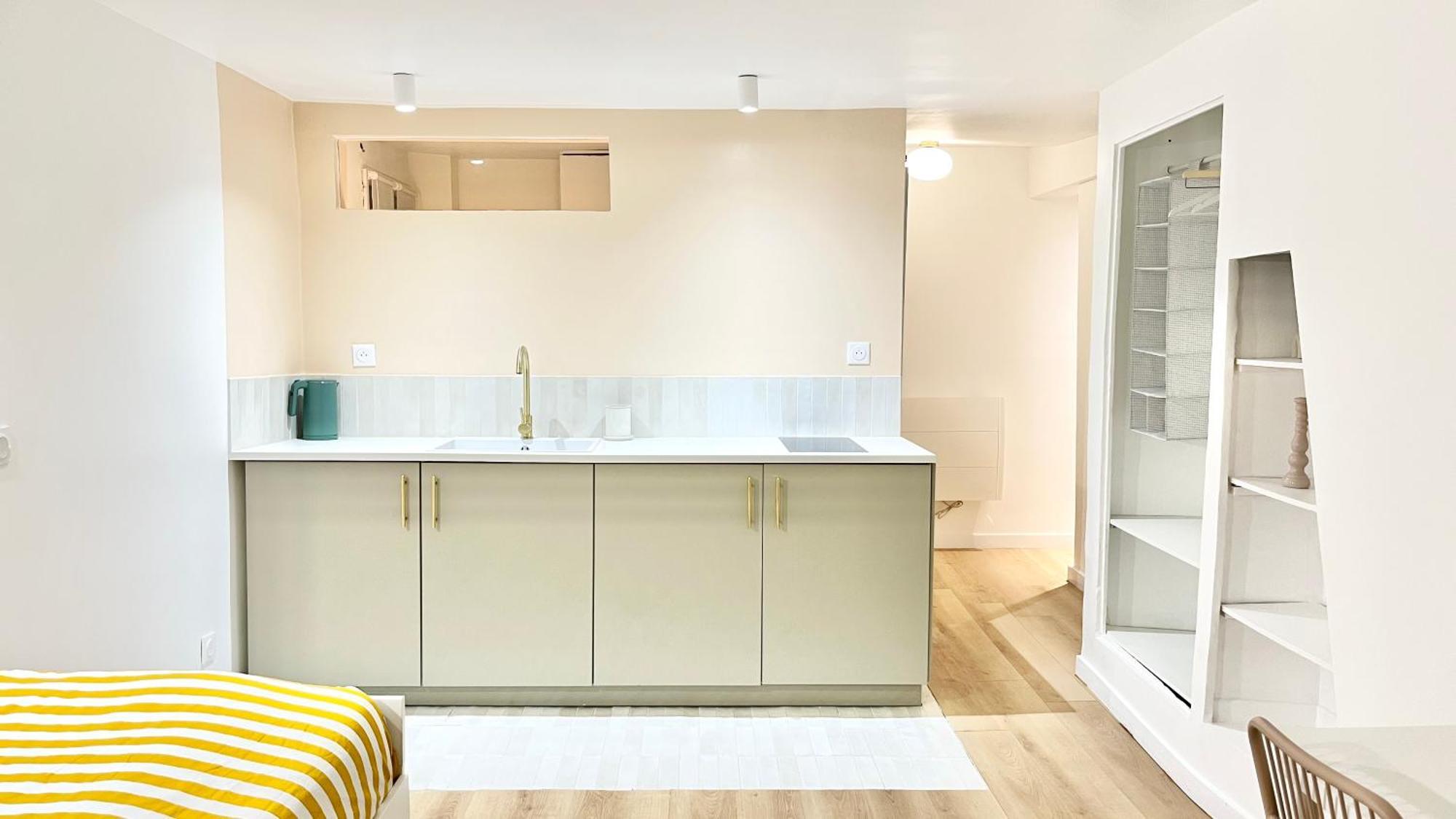 Charming Bright In Menilmontant Apartment *