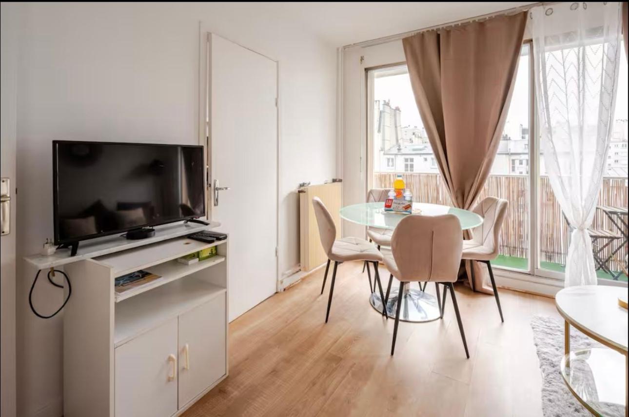 Apartment In The Center Of Paris