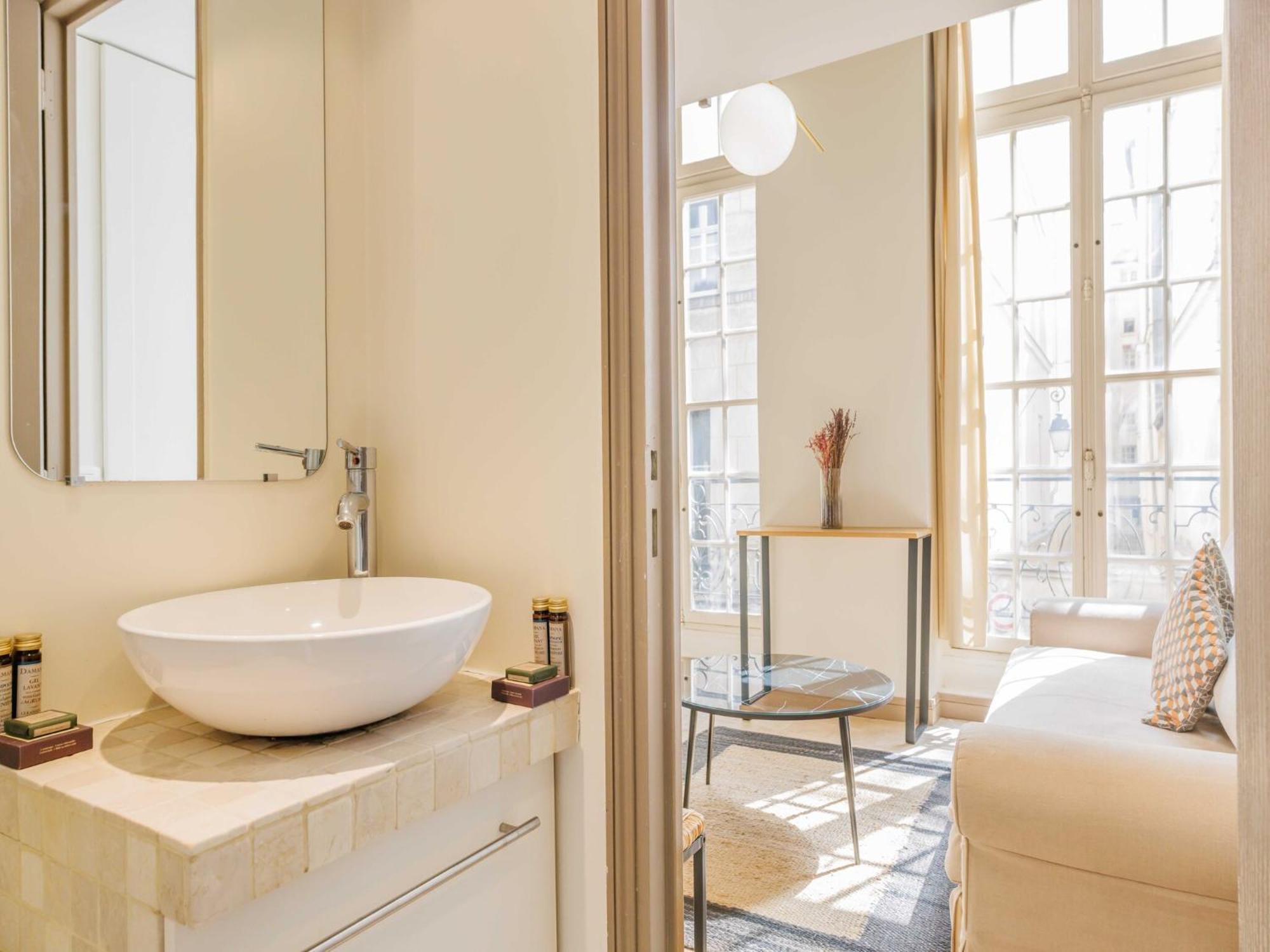 Charming - Marais - Mobility Lease Apartment *