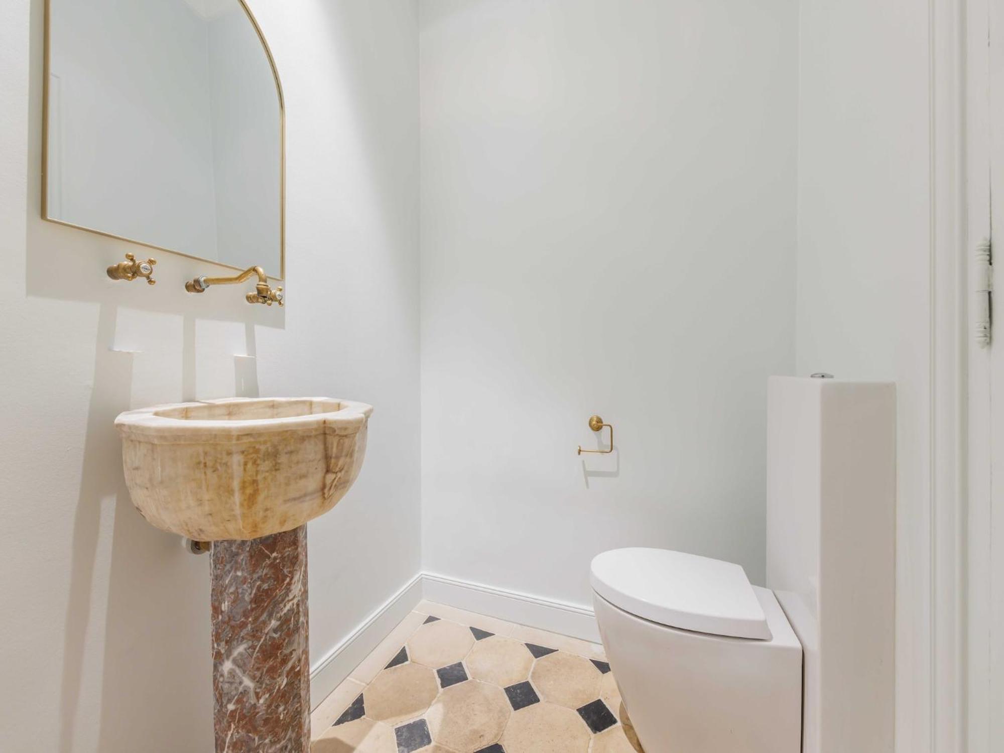 Superb Near Notre-dame Cathedral - Mobility Lease Apartment Paris