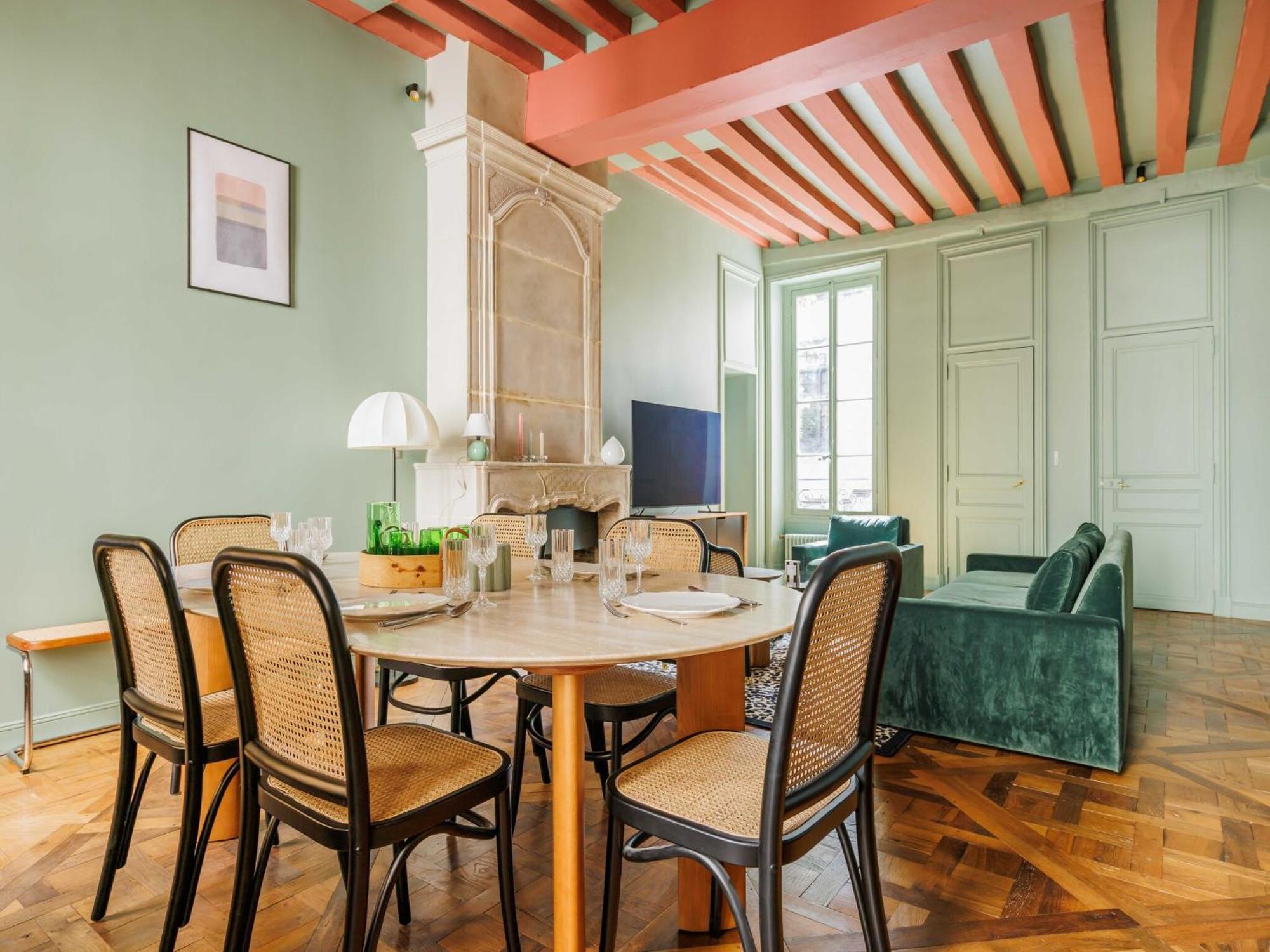 Superb Near Notre-dame Cathedral - Mobility Lease