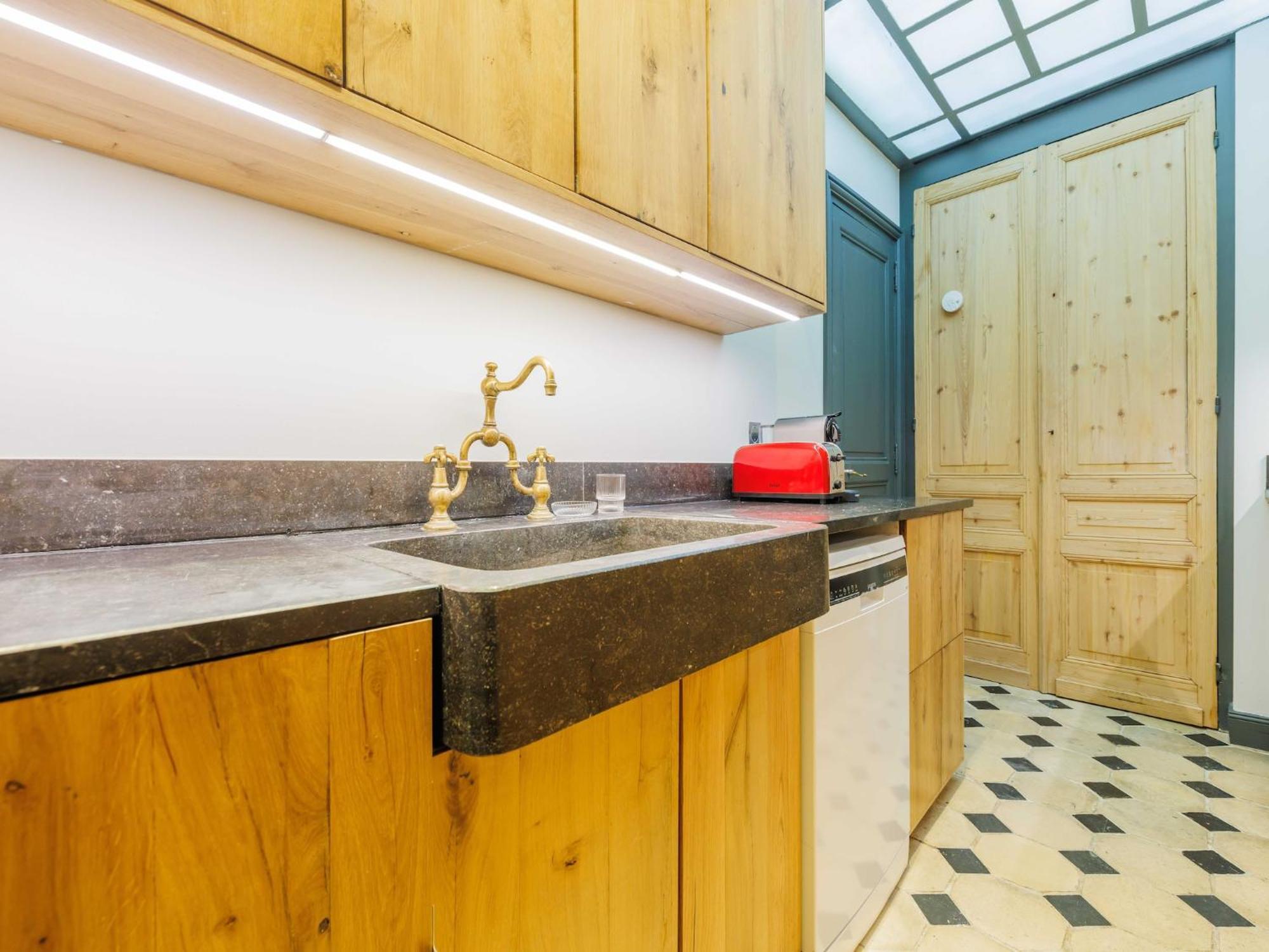 Apartment Superb Near Notre-dame Cathedral - Mobility Lease *
