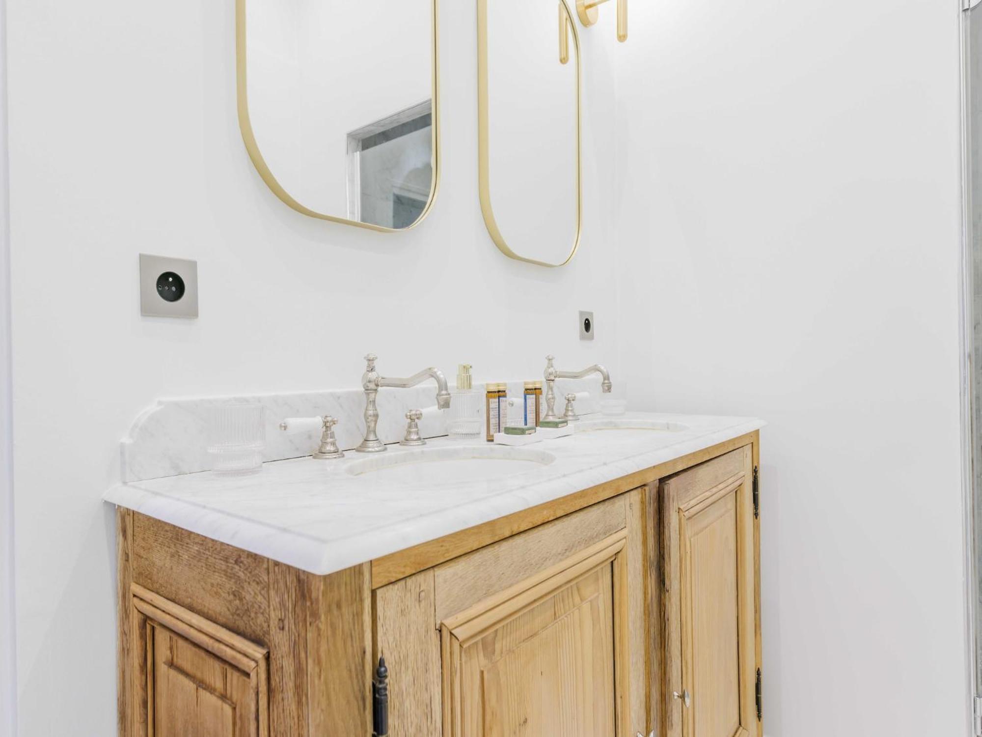Apartment Superb Near Notre-dame Cathedral - Mobility Lease