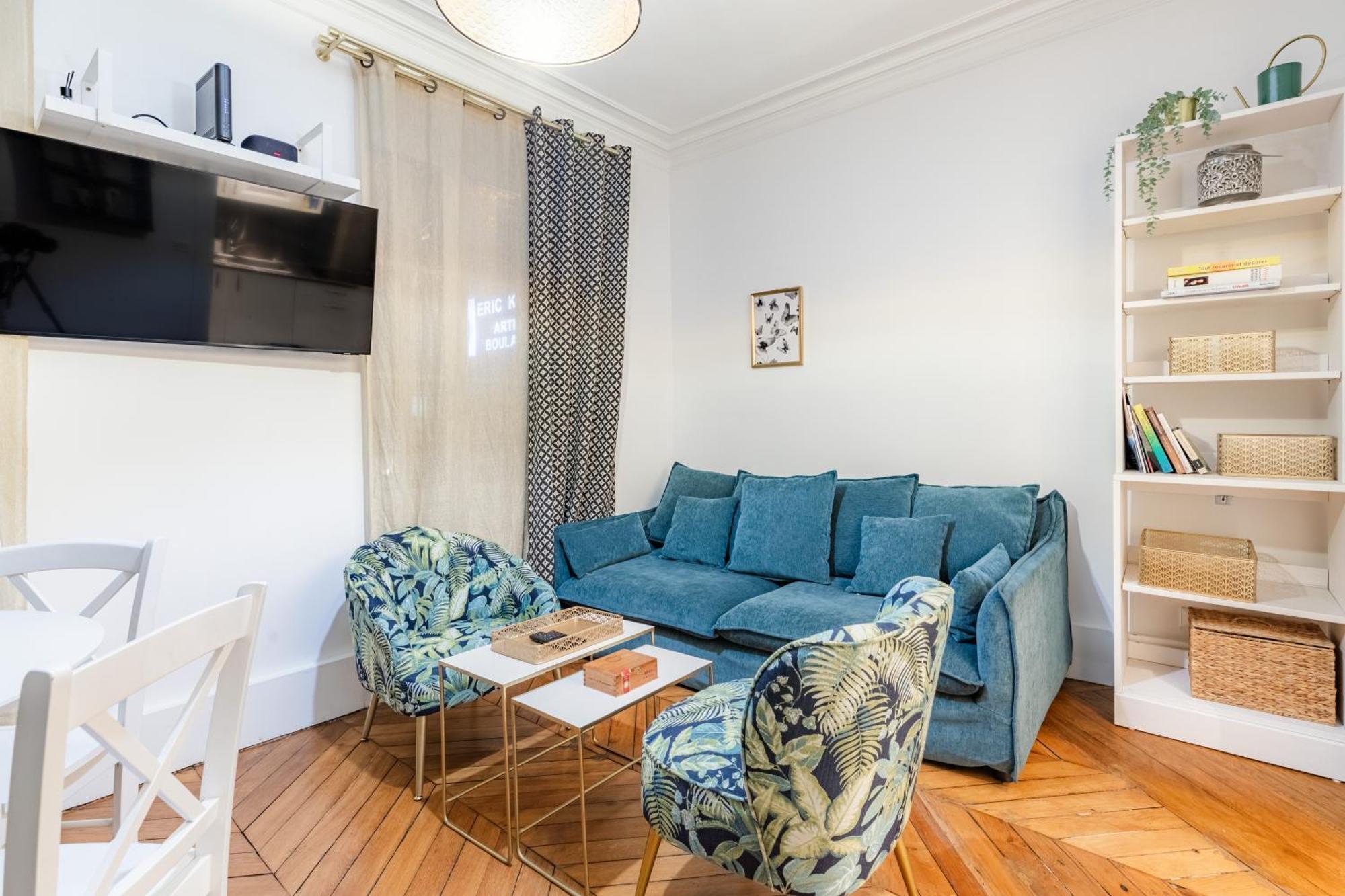 Avenue Ternes Apartment