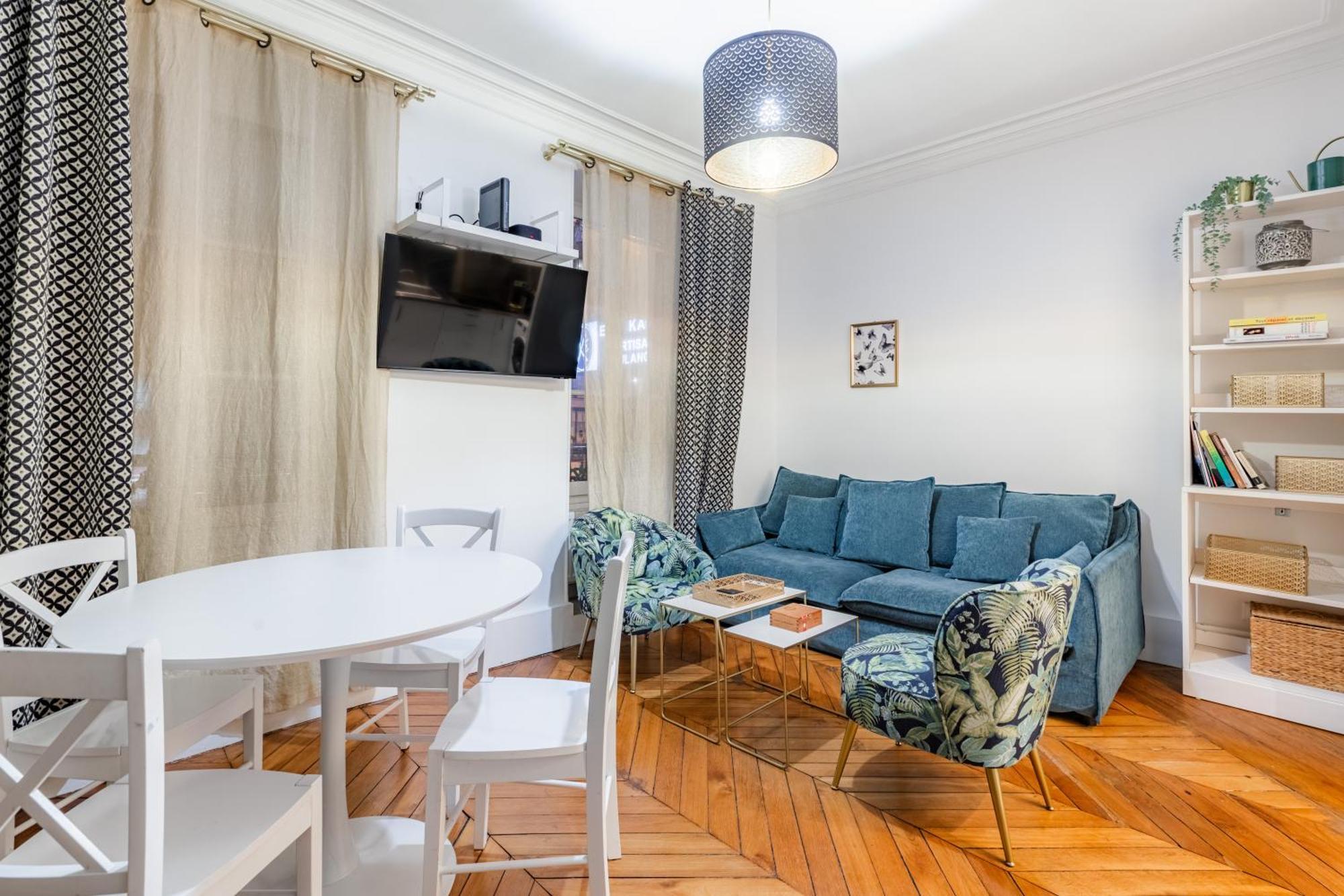 Avenue Ternes Apartment *