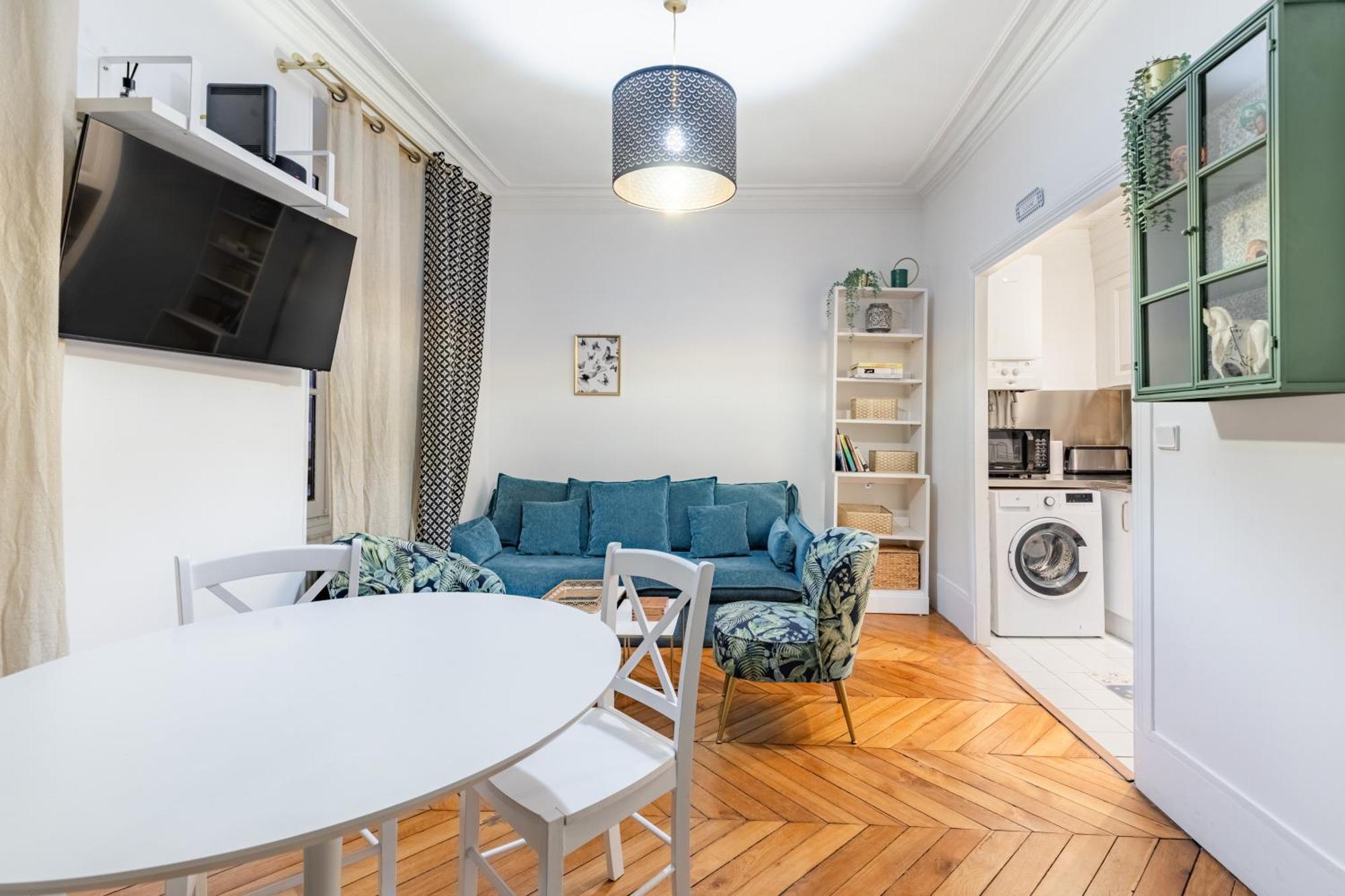 Avenue Ternes Apartment