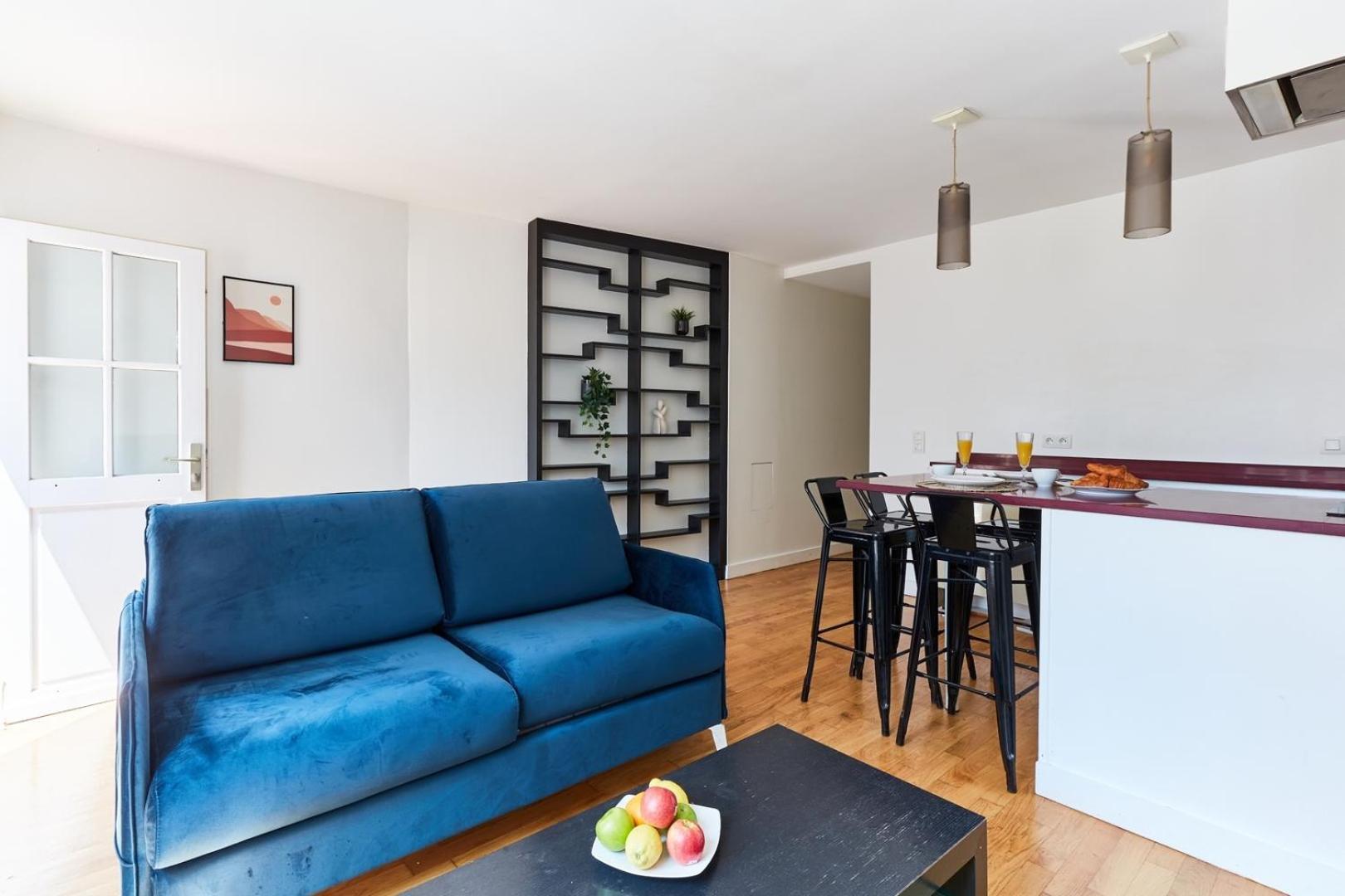 Bnbnook - Chic 1br With Balcony - Latin Quarter Apartment *