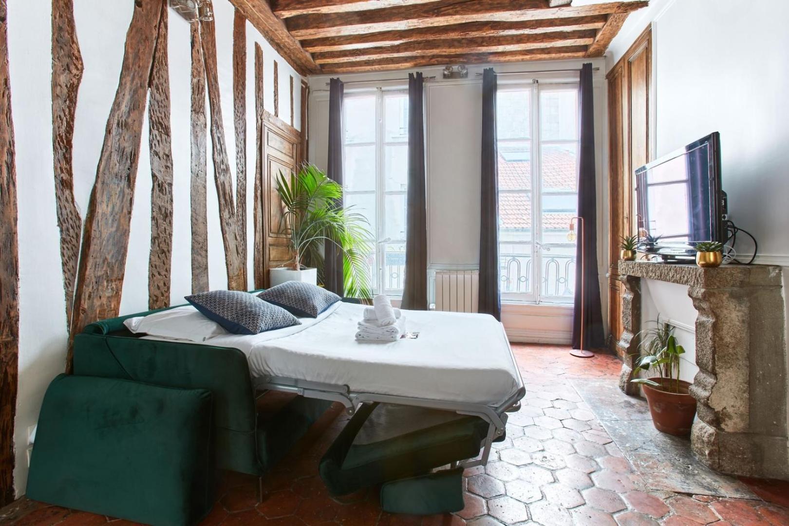 Bnbnook - Unique 1br Steps From Montorgueil Apartment *