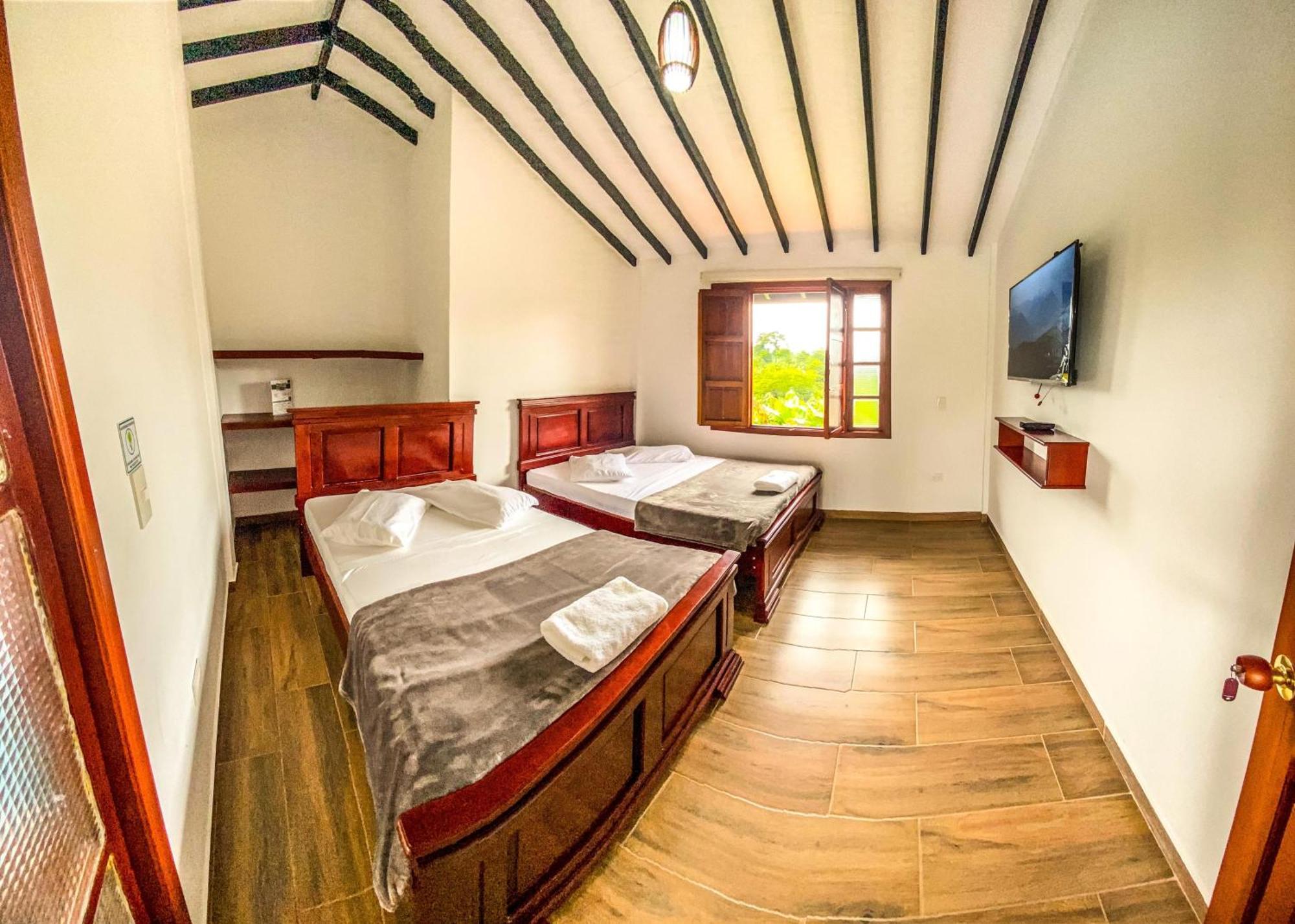 Salome Hotel *