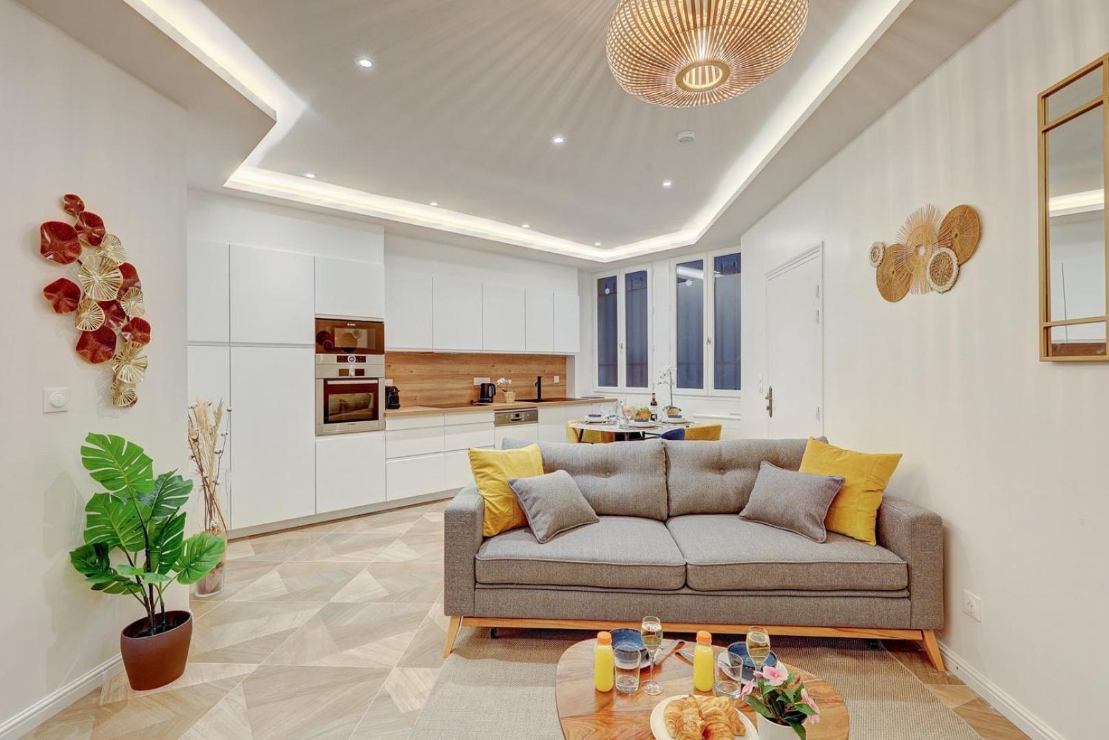 Martine Suite, Place De La Republique Apartment