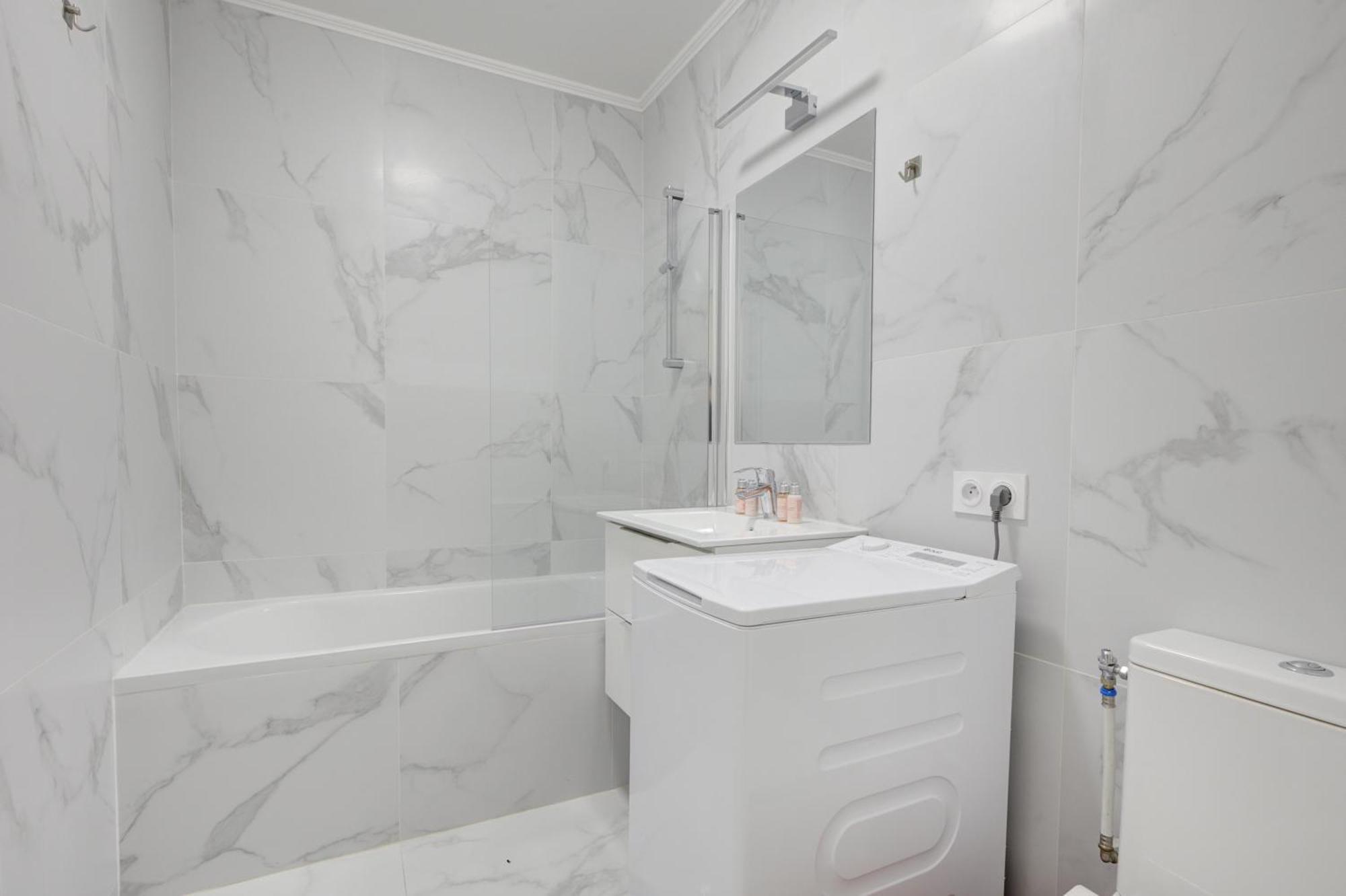 Emilie - Luxe Au Coeur De Apartment *