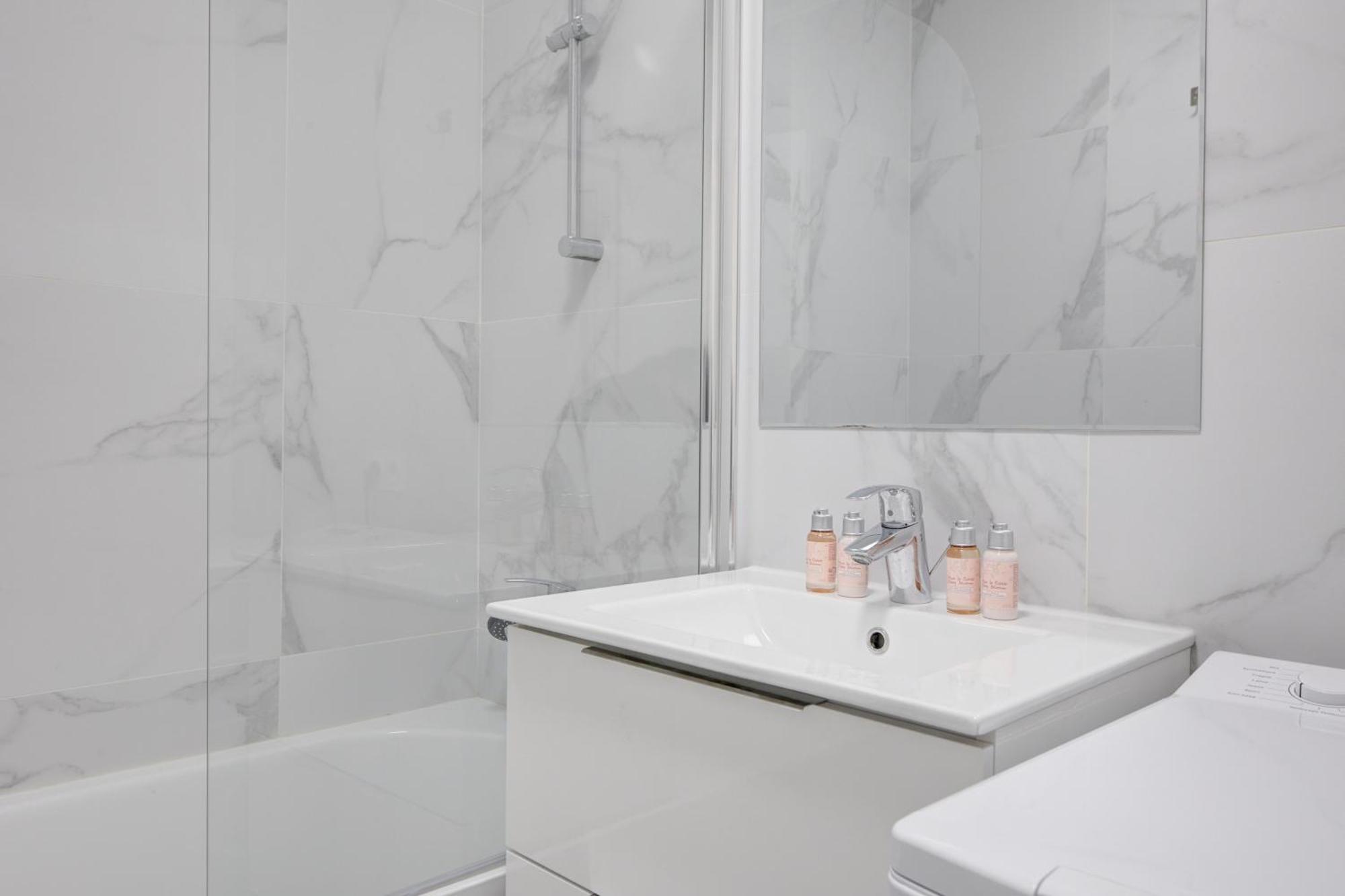 Emilie - Luxe Au Coeur De Apartment