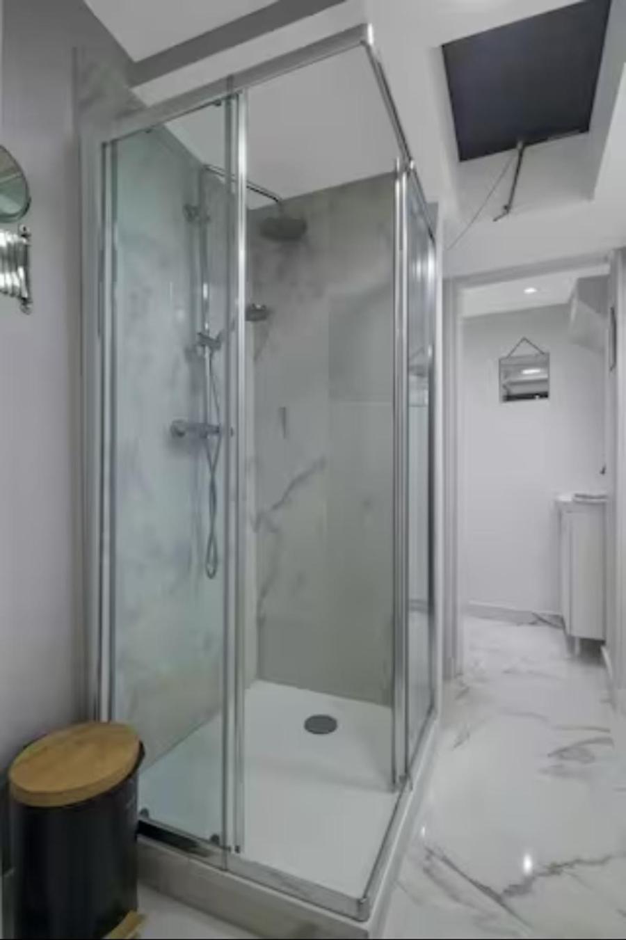 Apartment 4 Pers Marais Menilmontant Paris