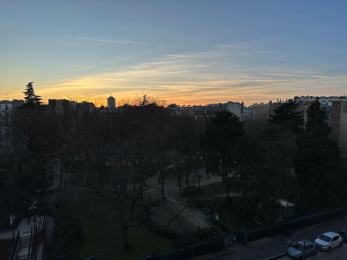 Apartment Mobility Lease- Sunny With Large Balcony, Park View At 15 Paris