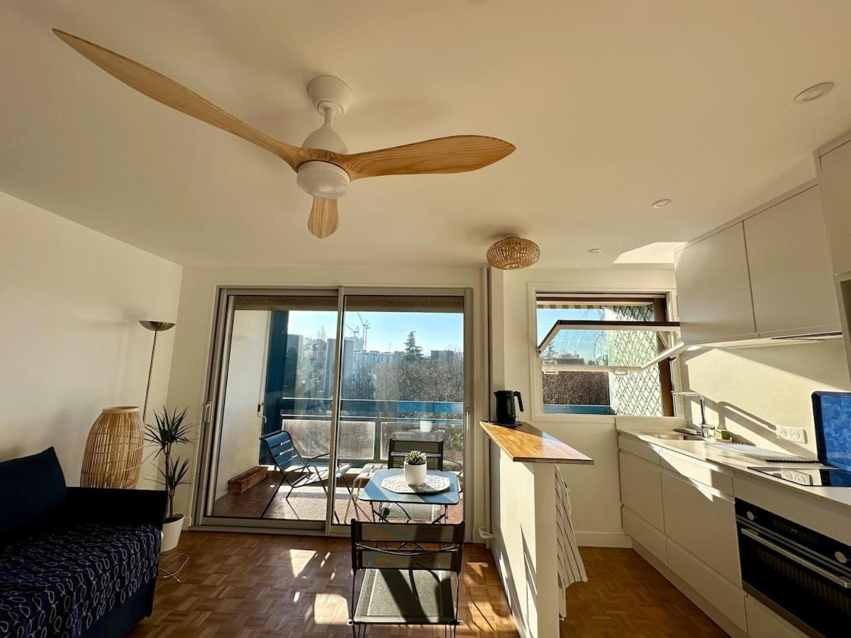 Apartment Mobility Lease- Sunny With Large Balcony, Park View At 15 *