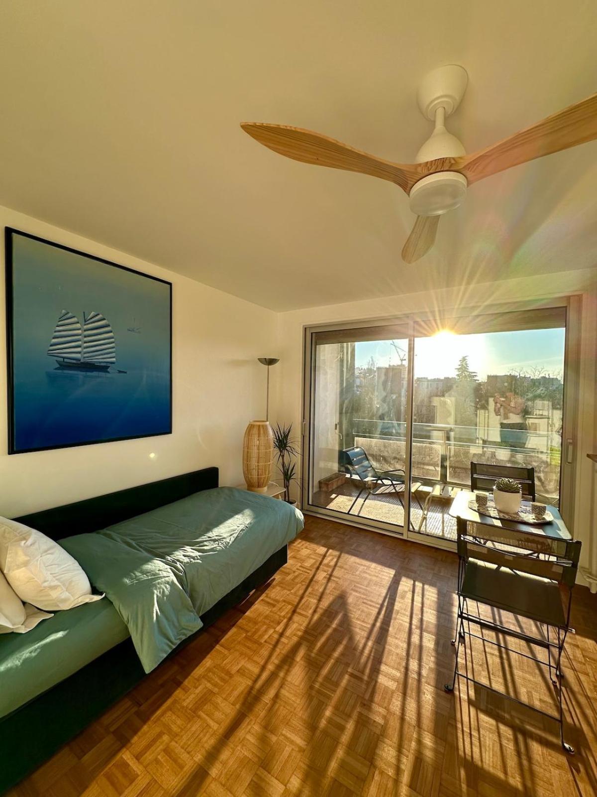 Apartment Mobility Lease- Sunny With Large Balcony, Park View At 15