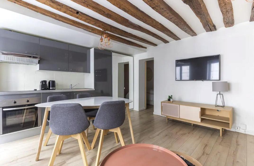 Apartment Grands Boulevards 11 Paris