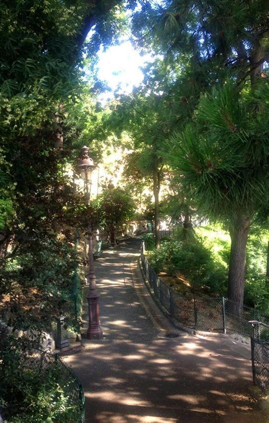 Charm & Comfort A Montmartre * Paris