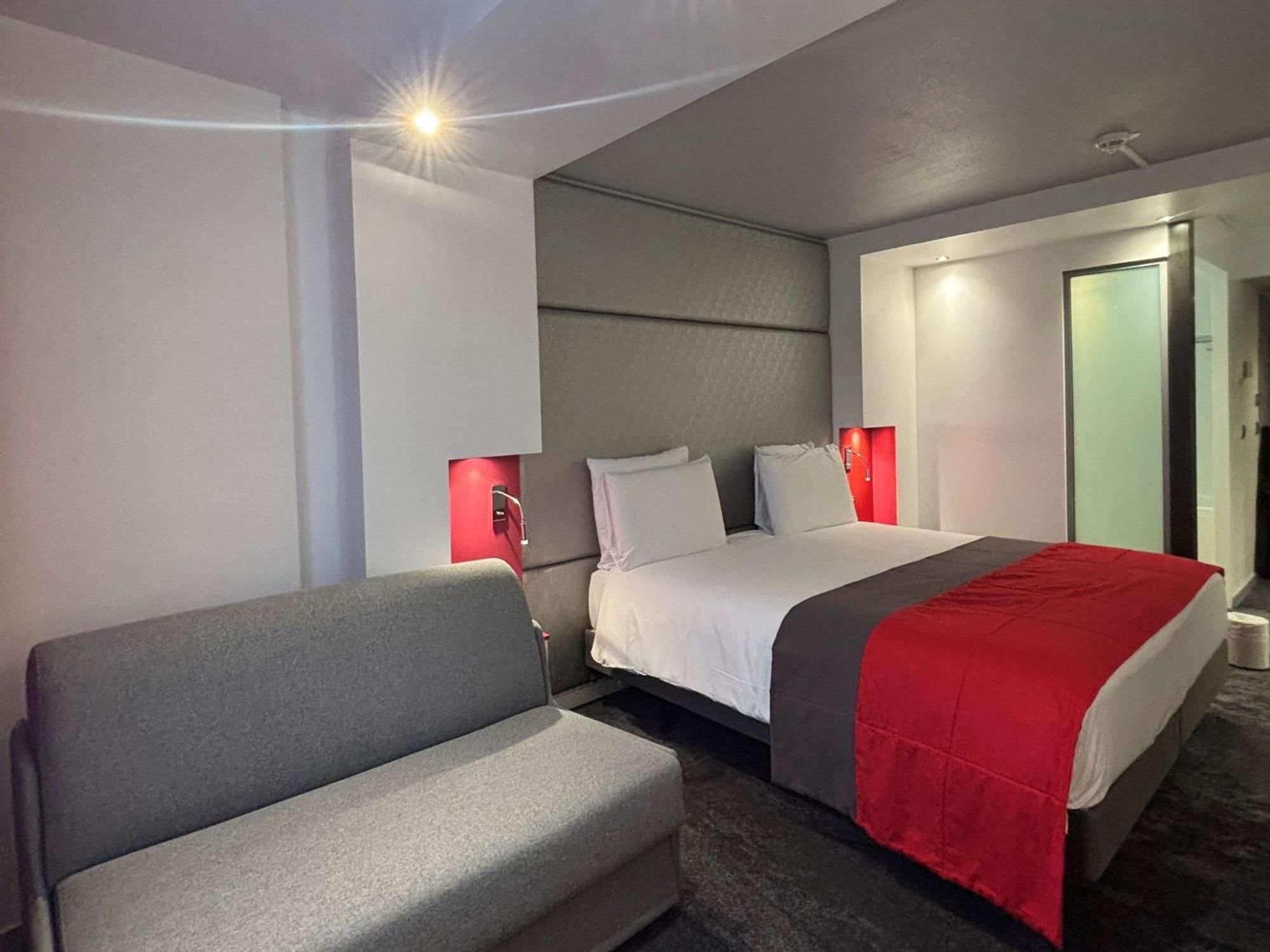 Mercure Montmartre Sacre Coeur Hotel 4*