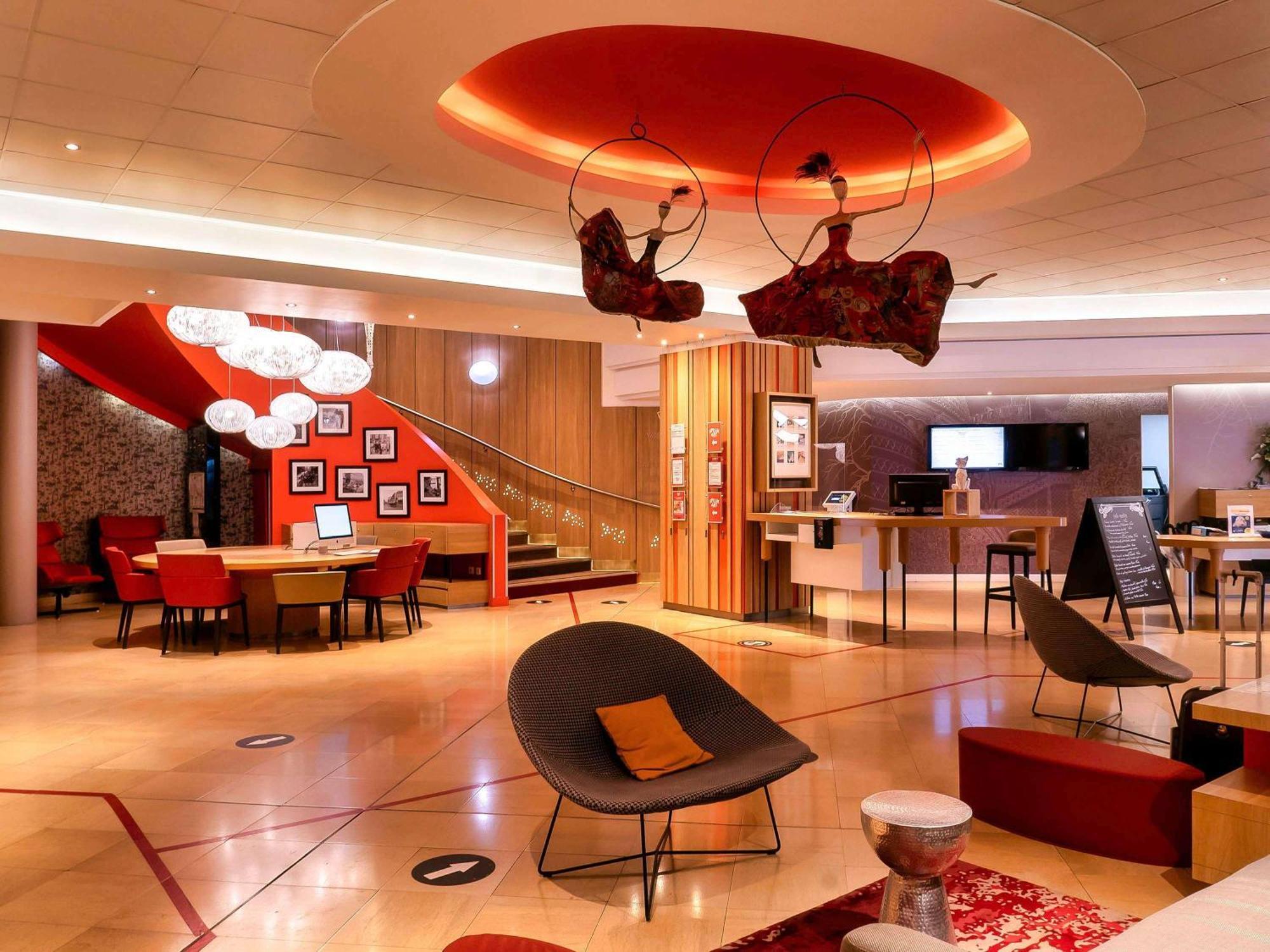 Hotel Mercure Montmartre Sacre Coeur 4*
