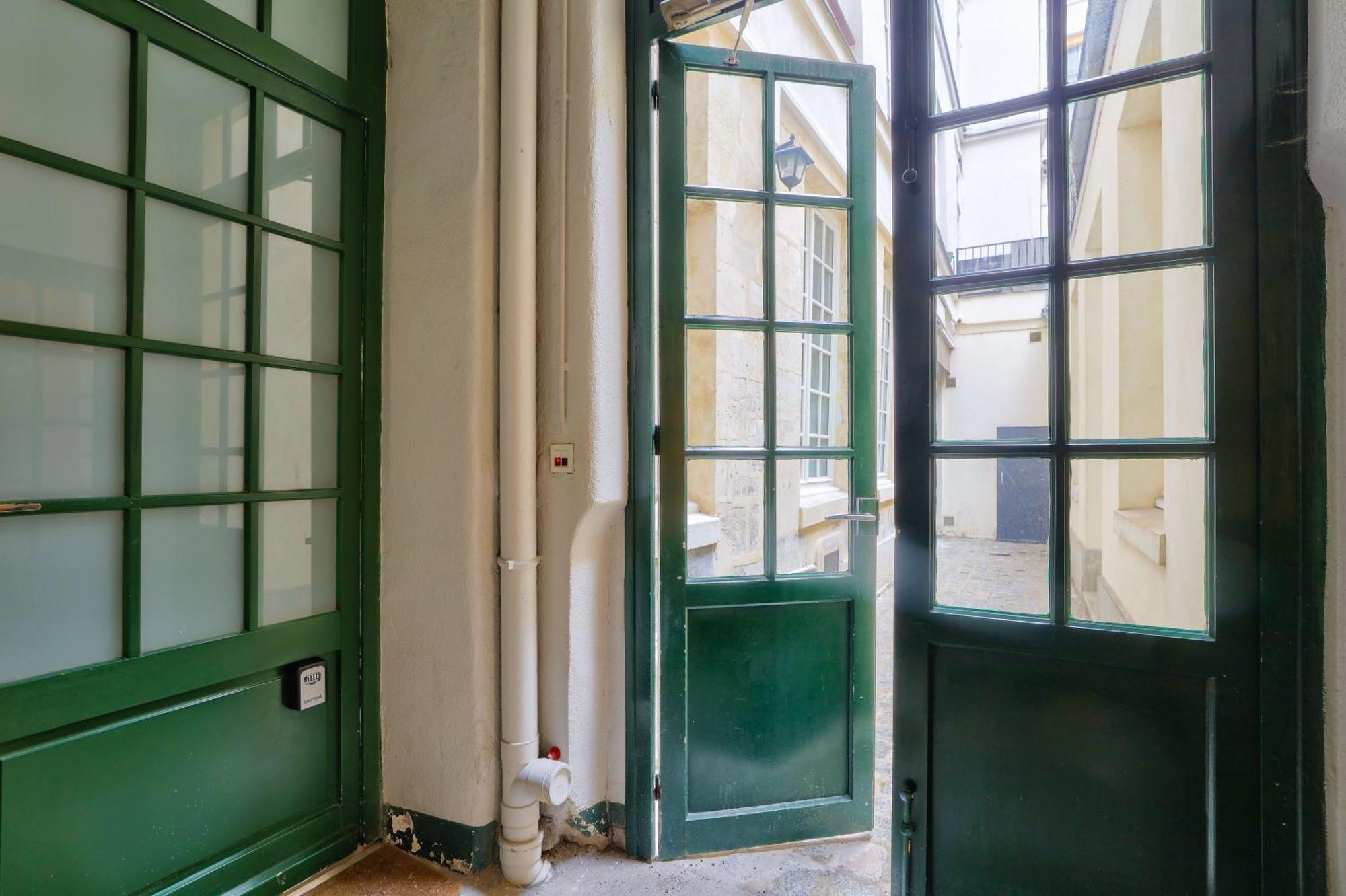 New & Design In The Heart Of Le Marais Paris