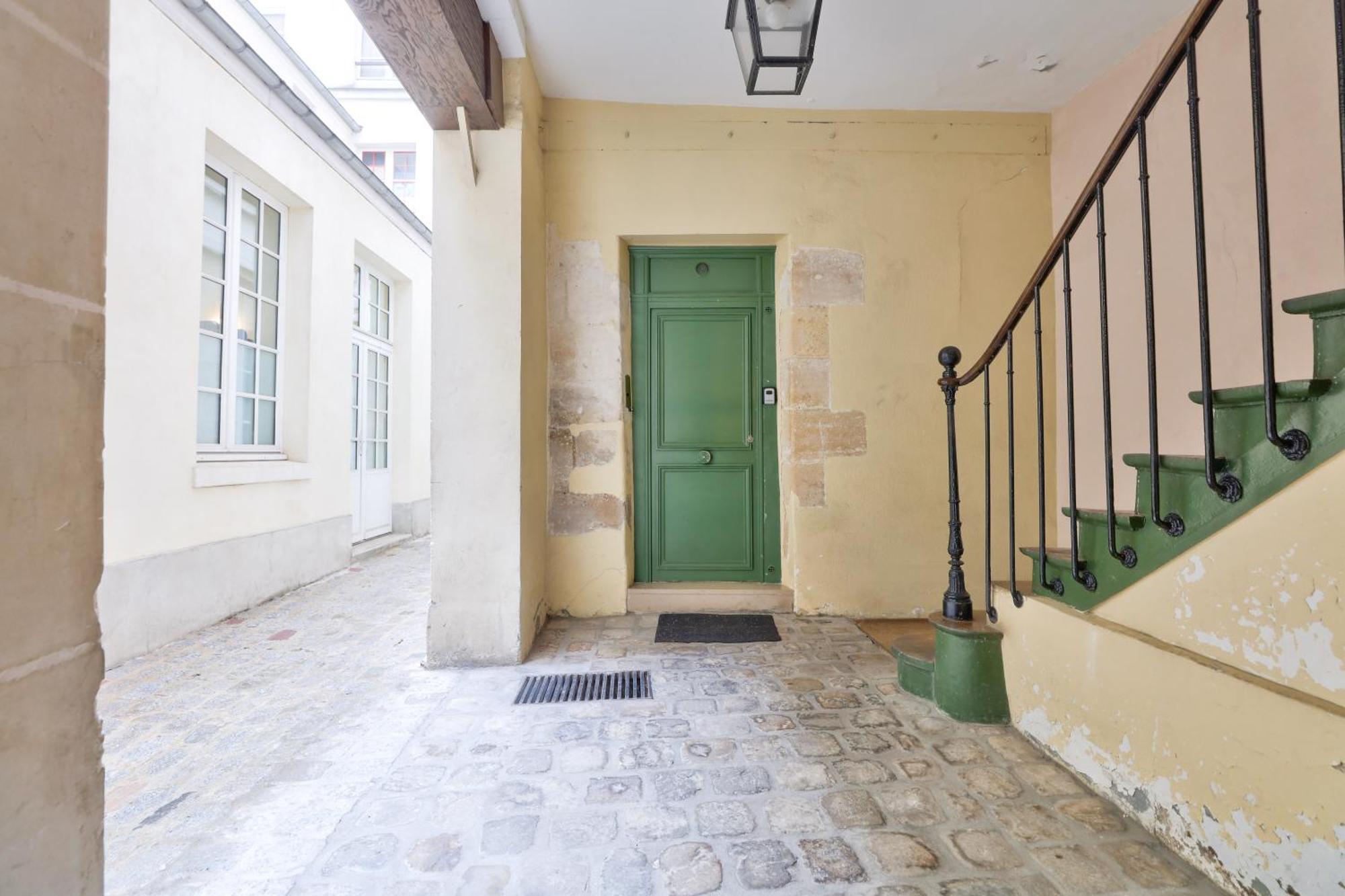 Apartment New & Design In The Heart Of Le Marais *