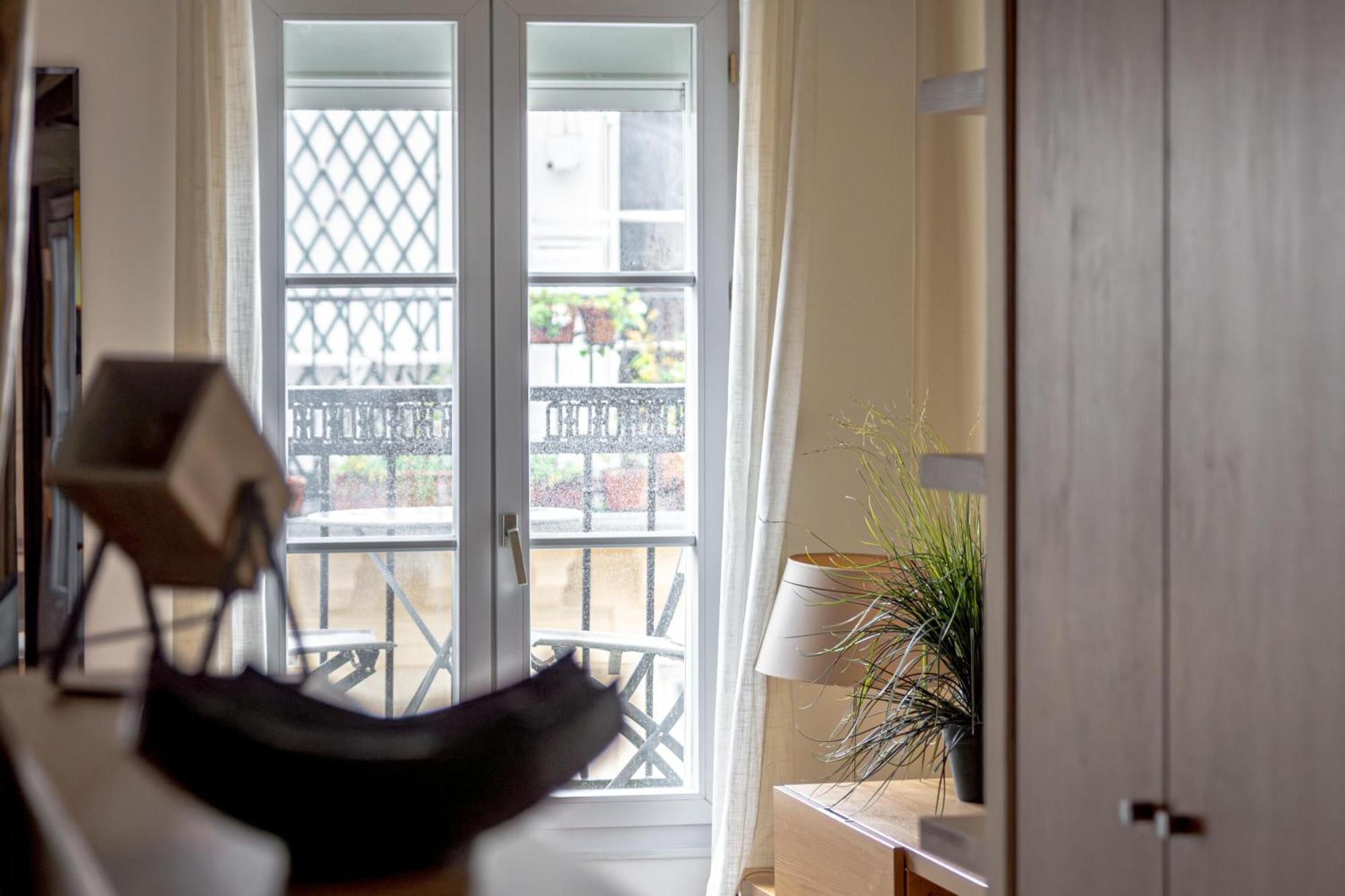 Heart Of Paris, Montorgueil, Charming Duplex Apartment