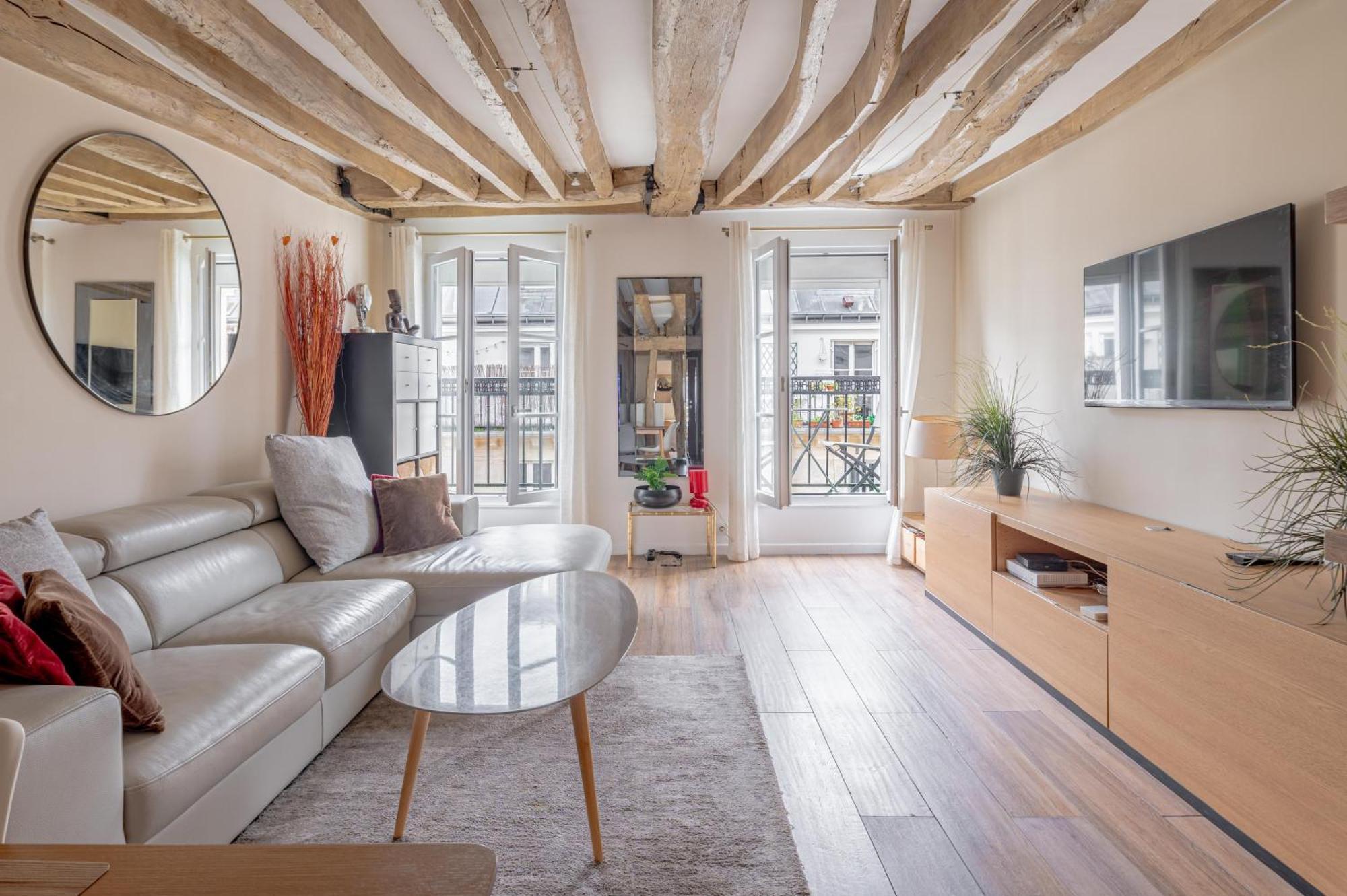Heart Of Paris, Montorgueil, Charming Duplex Apartment