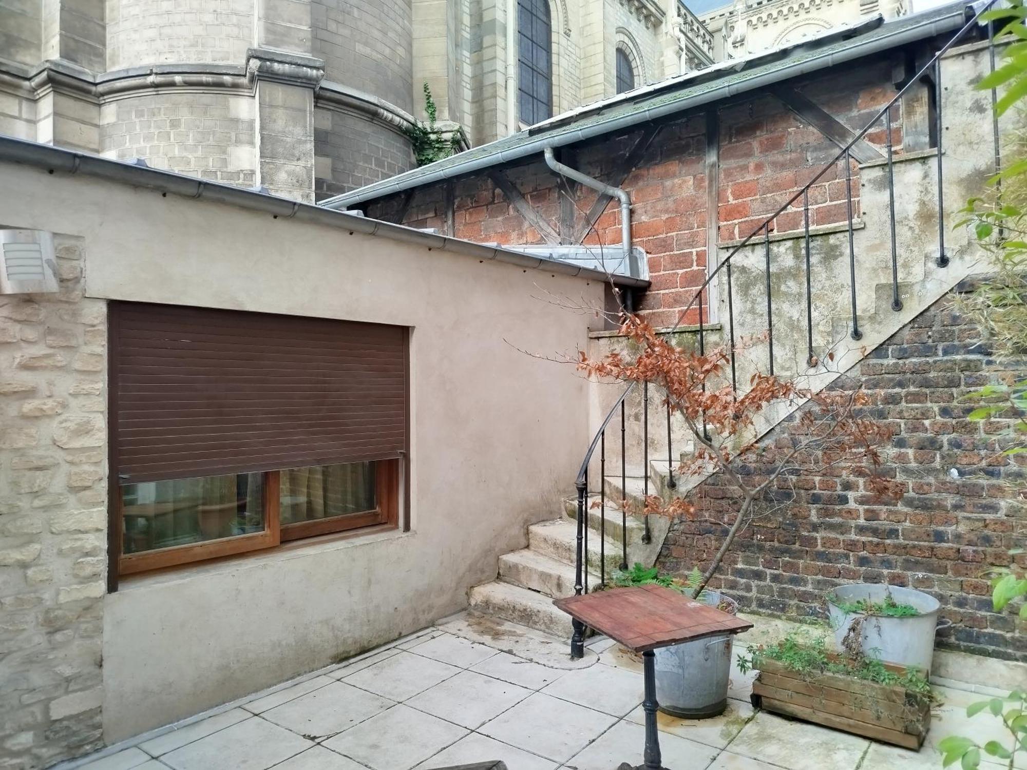 Appartement House In Menilmontant Paris