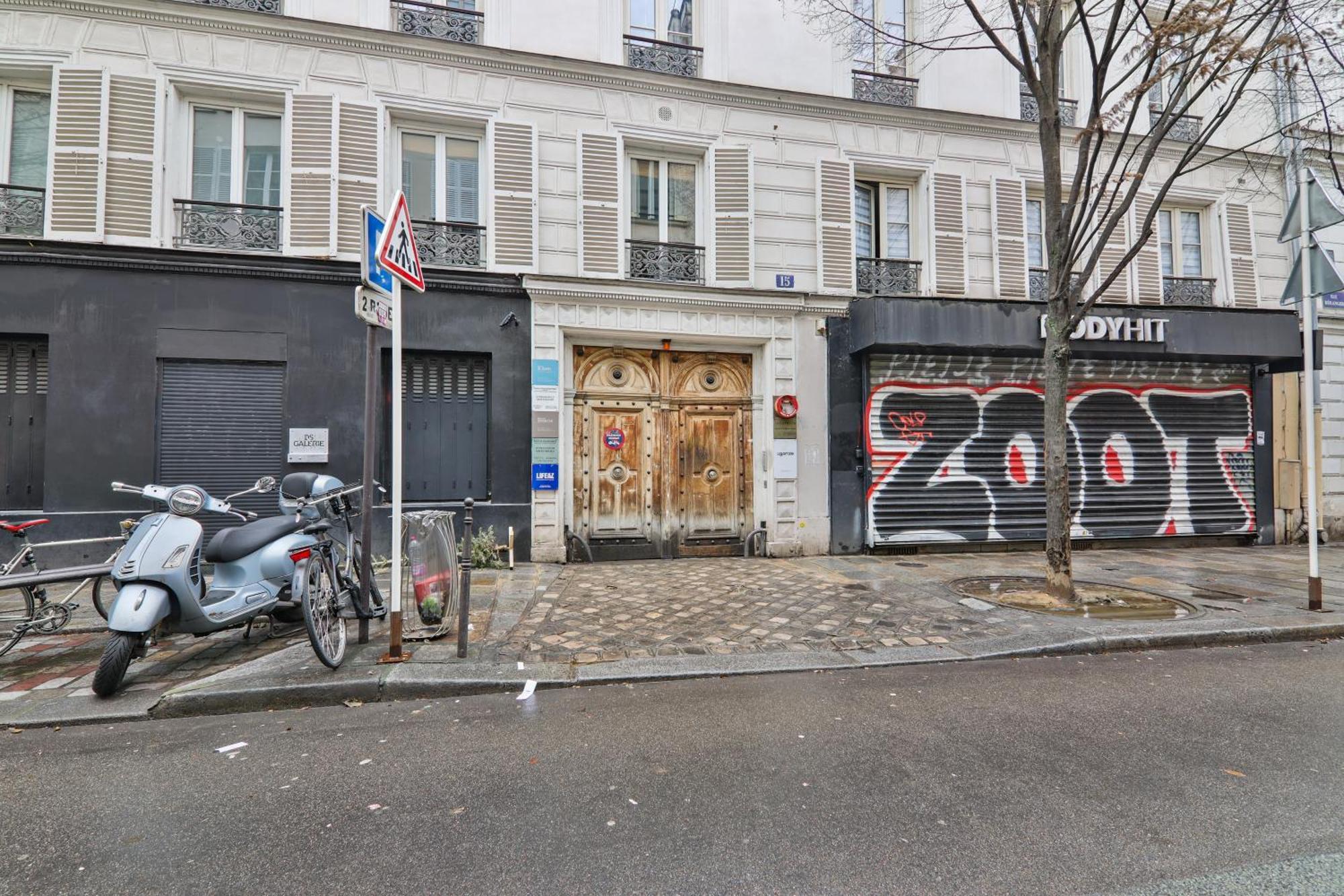 Superb Quartier Republique Free Netflix Paris