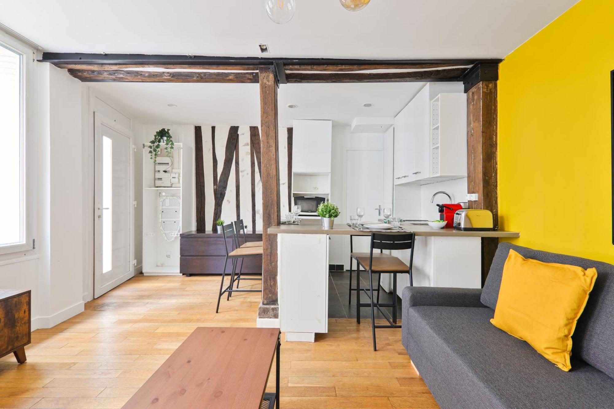 Superb Quartier Republique Free Netflix Apartment