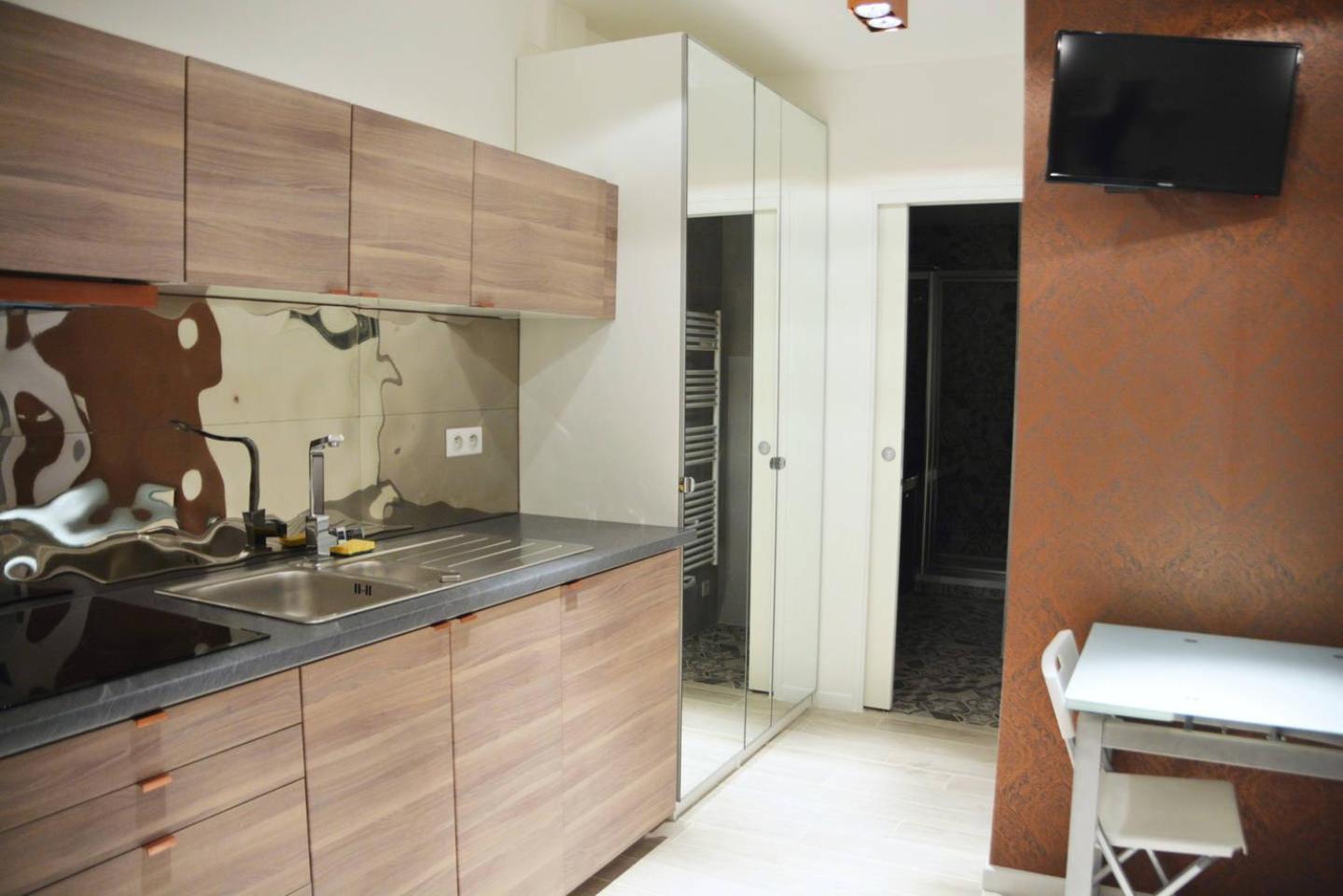 Apartment In Beautiful & Elegant Center