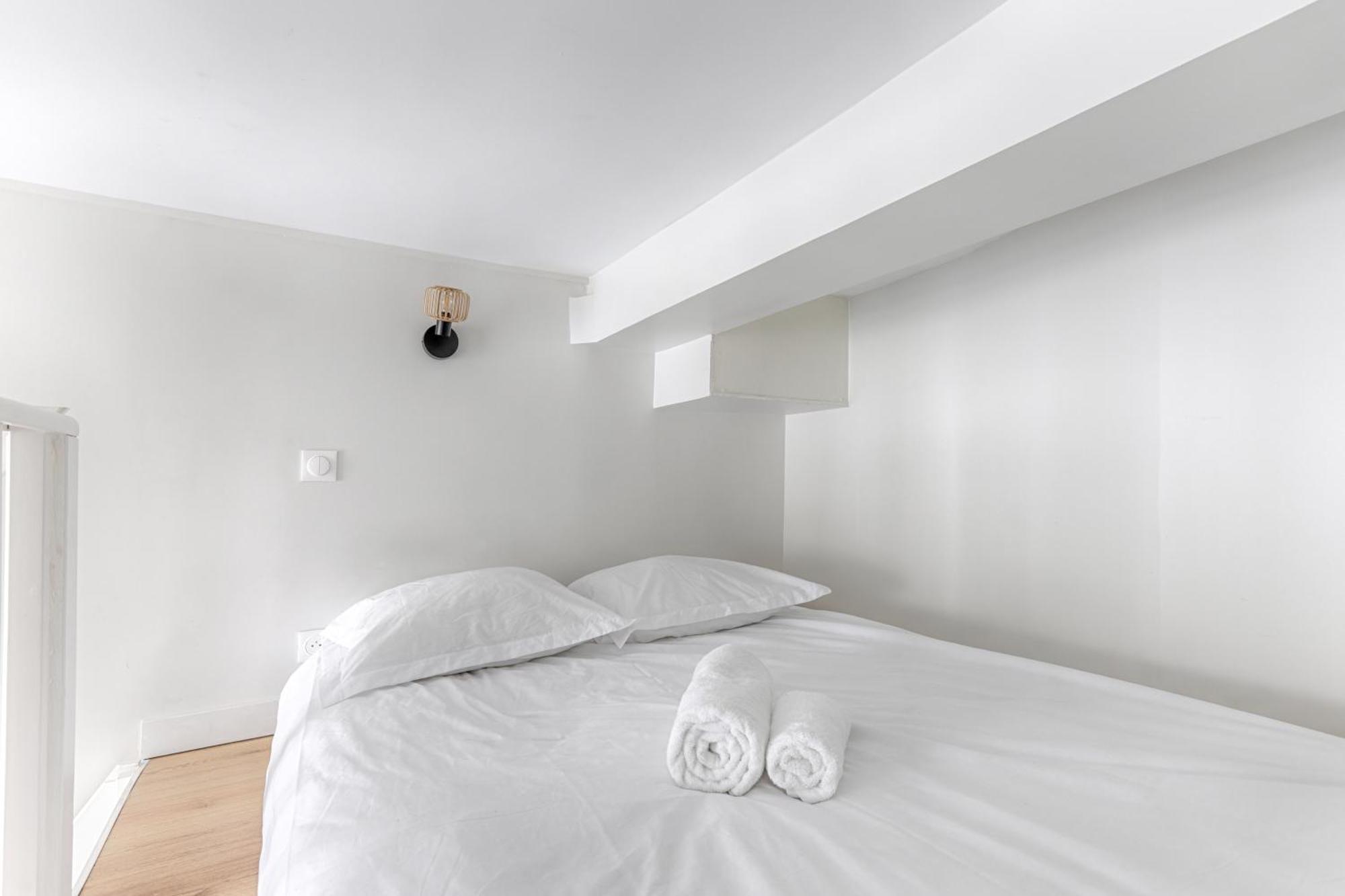 Loft De Charme An Coeur Des Batignolles Apartment Paris