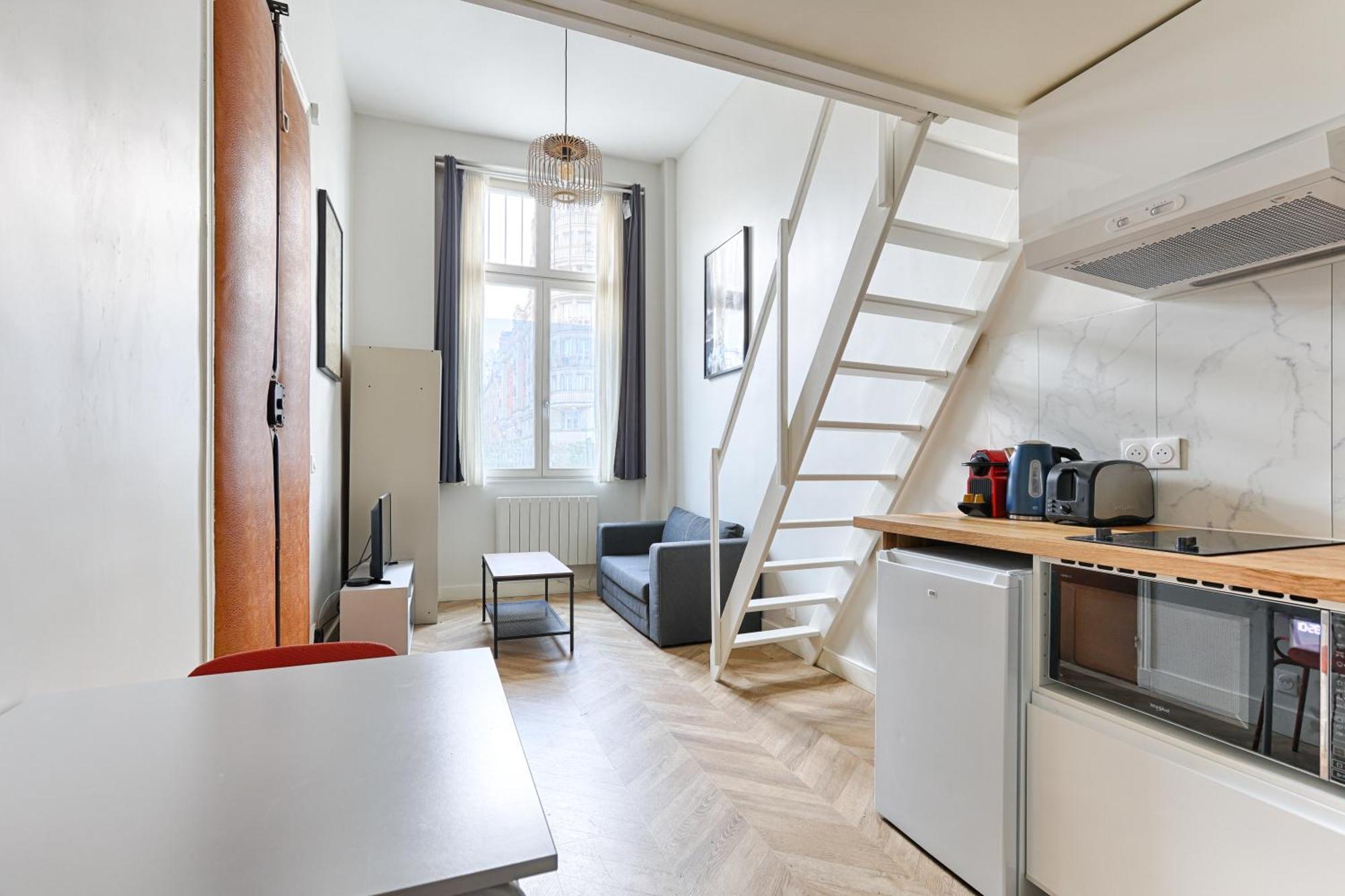 Loft De Charme An Coeur Des Batignolles