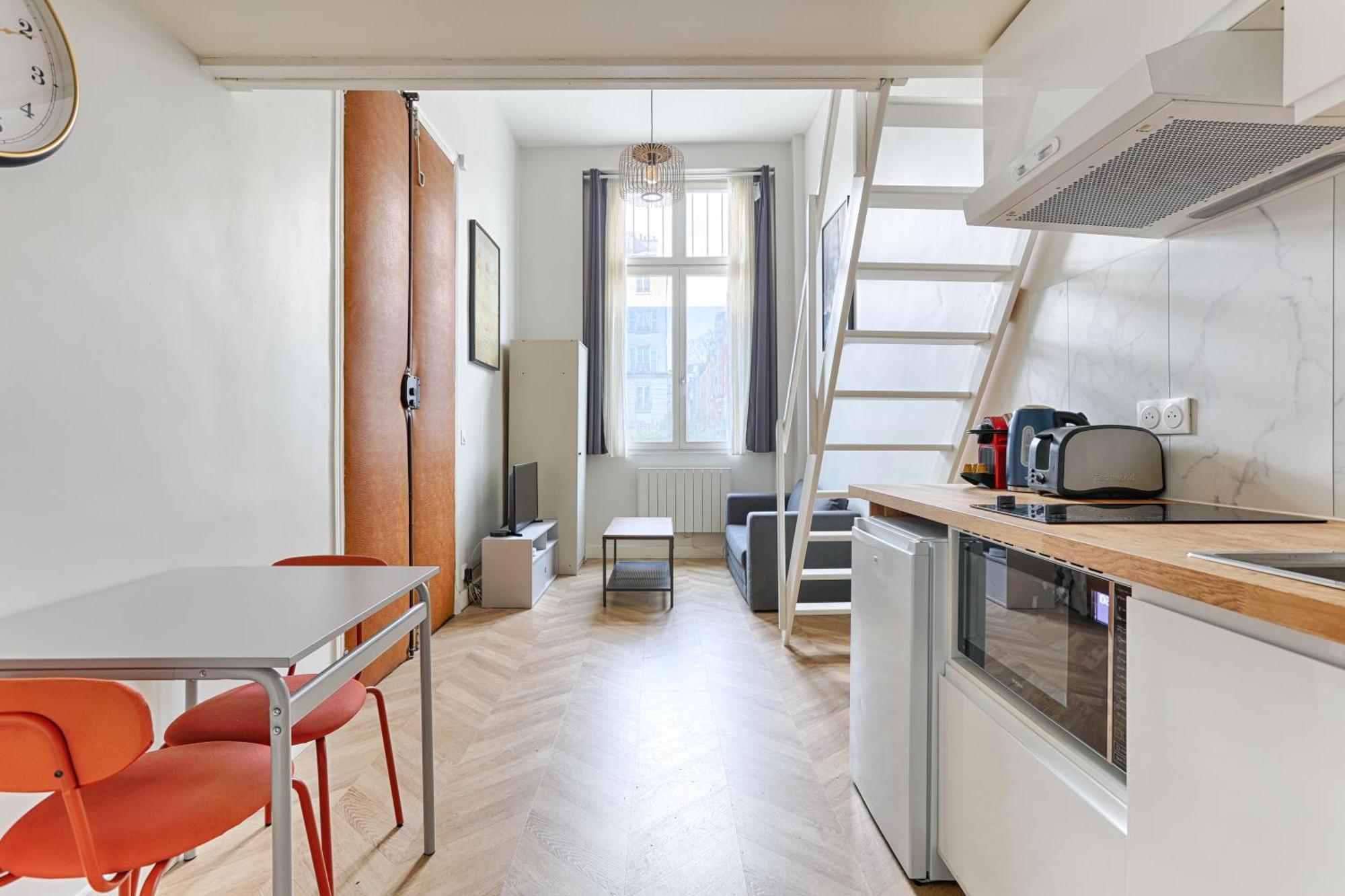 Loft De Charme An Coeur Des Batignolles * Paris