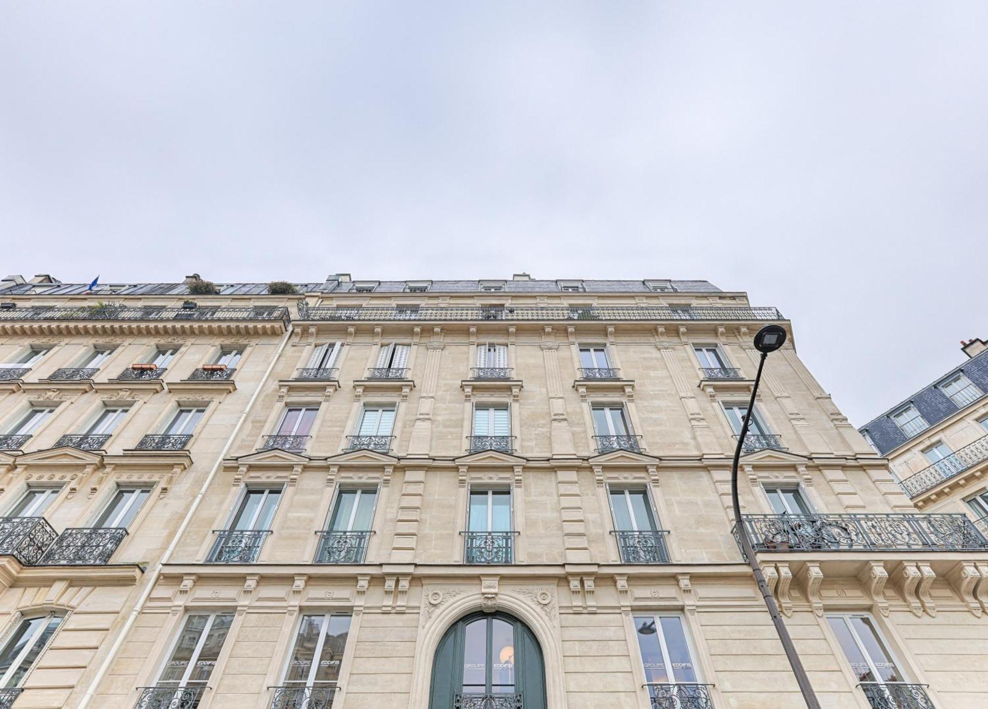 Loft De Charme An Coeur Des Batignolles