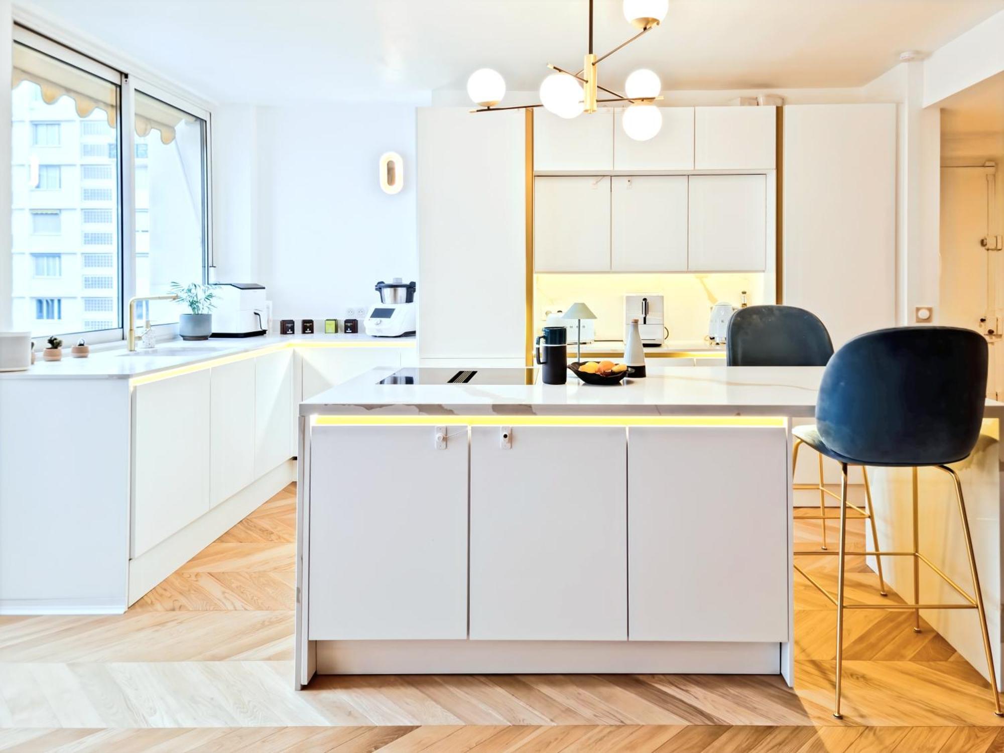 Apartment Luxury Flat With Balcony Near Arc De Triomphe