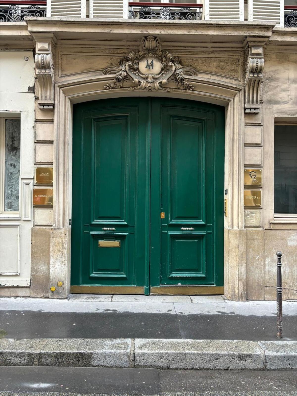 Apartment Champs Elysees Paris